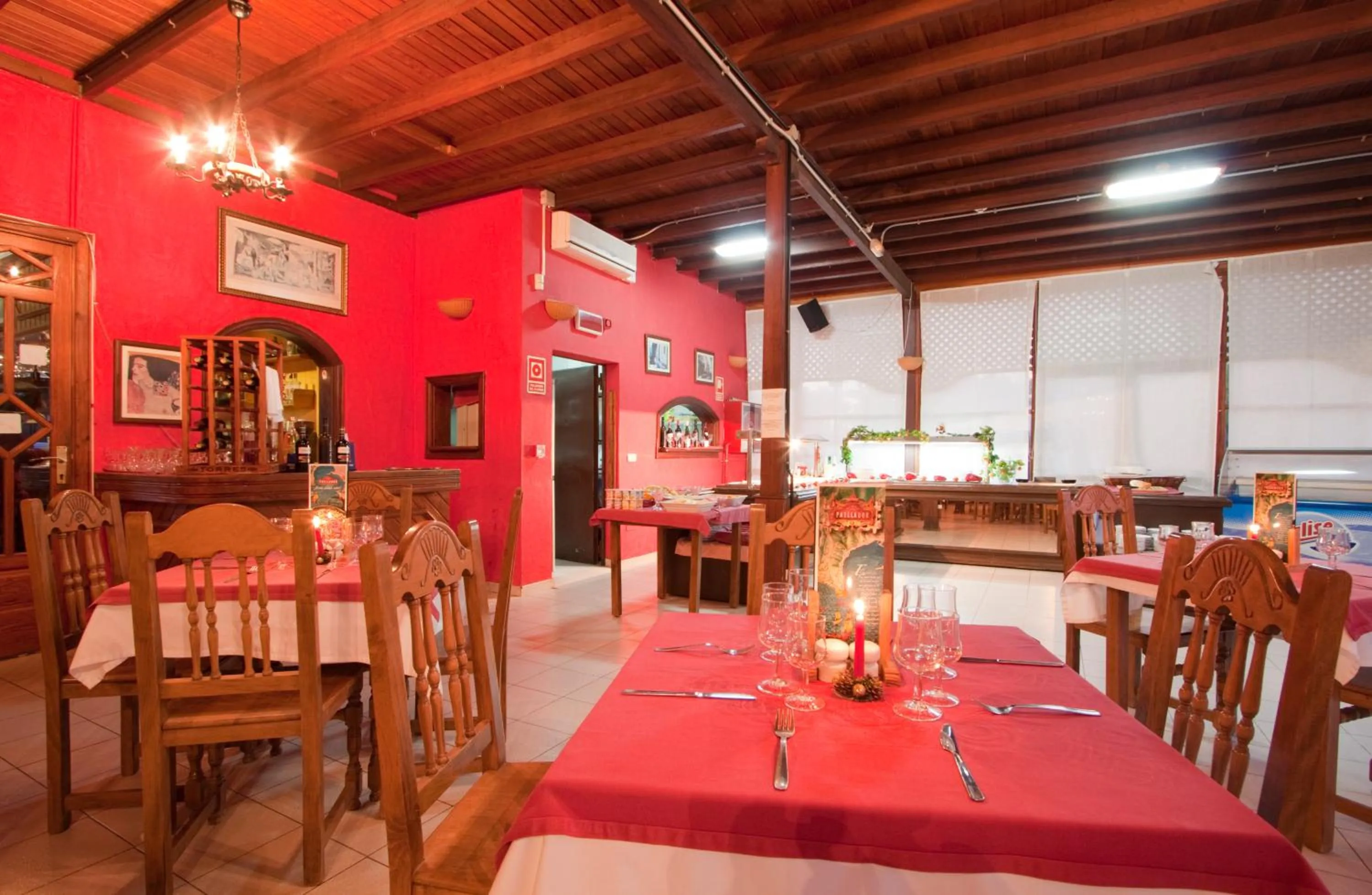 Restaurant/places to eat in Bungalows Playa Limones