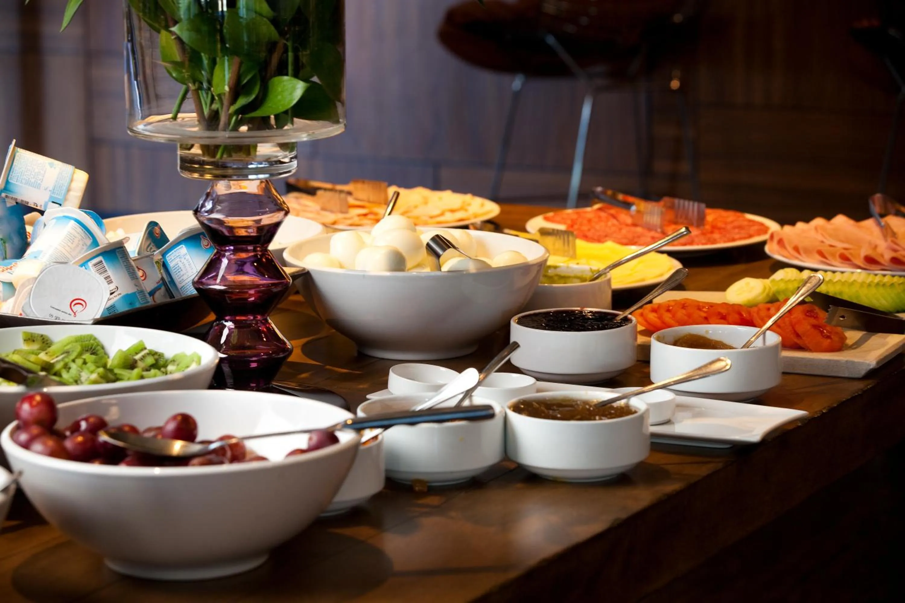 Food and drinks in Wyndham Santiago Pettra