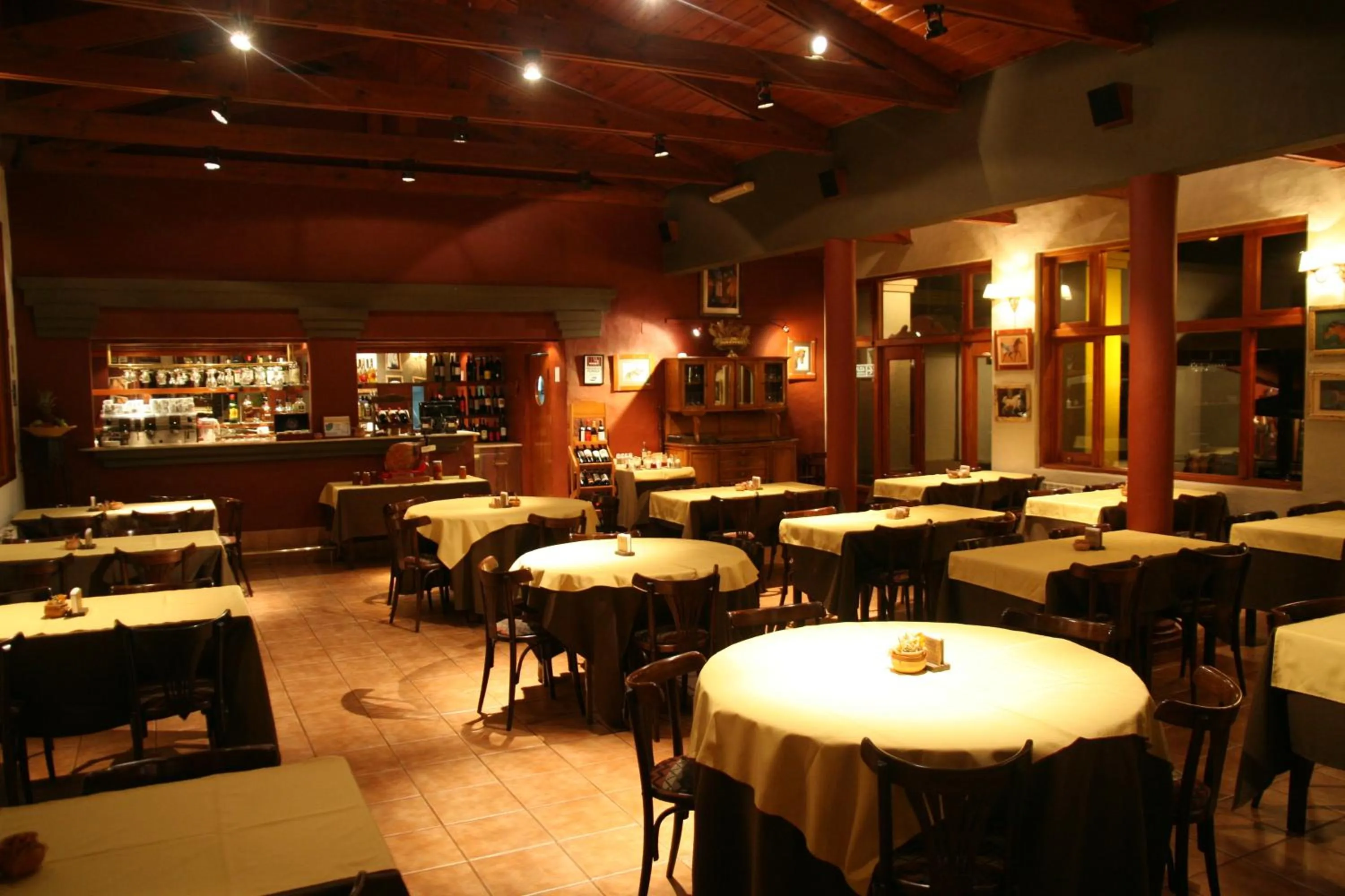 Restaurant/places to eat in Hostería Lunahuana