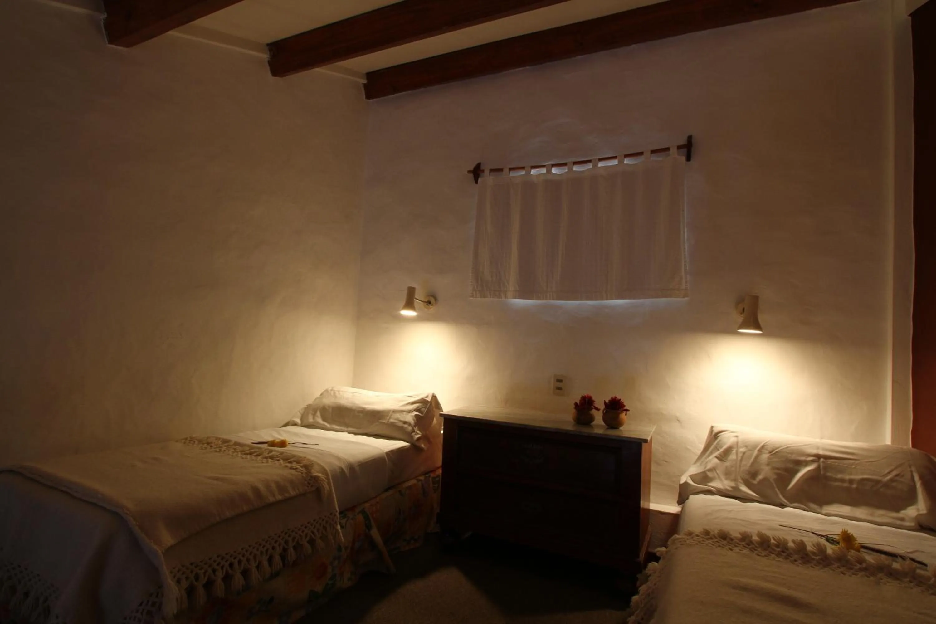 Photo of the whole room, Bed in Hostería Lunahuana