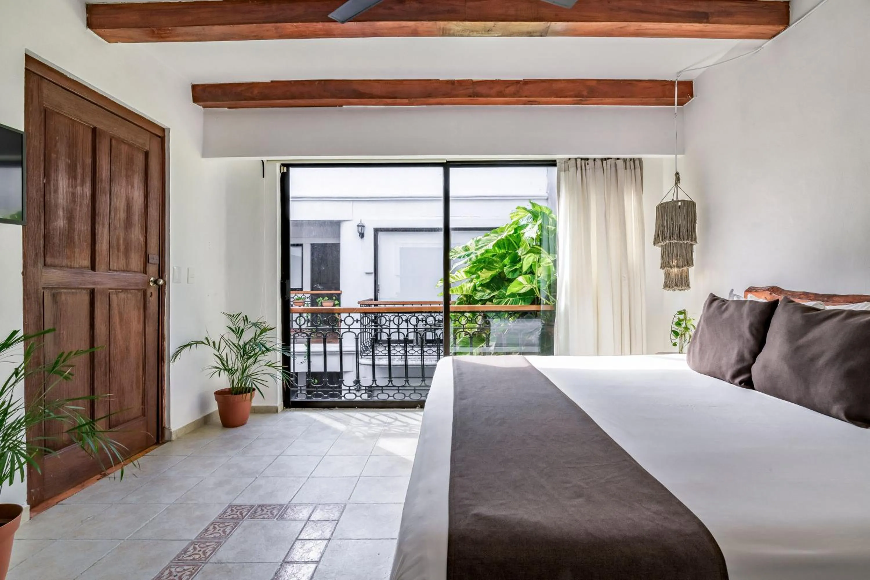 Balcony/Terrace, Bed in Hotel Banana Boutique & Spa - 5th Av Playa del Carmen