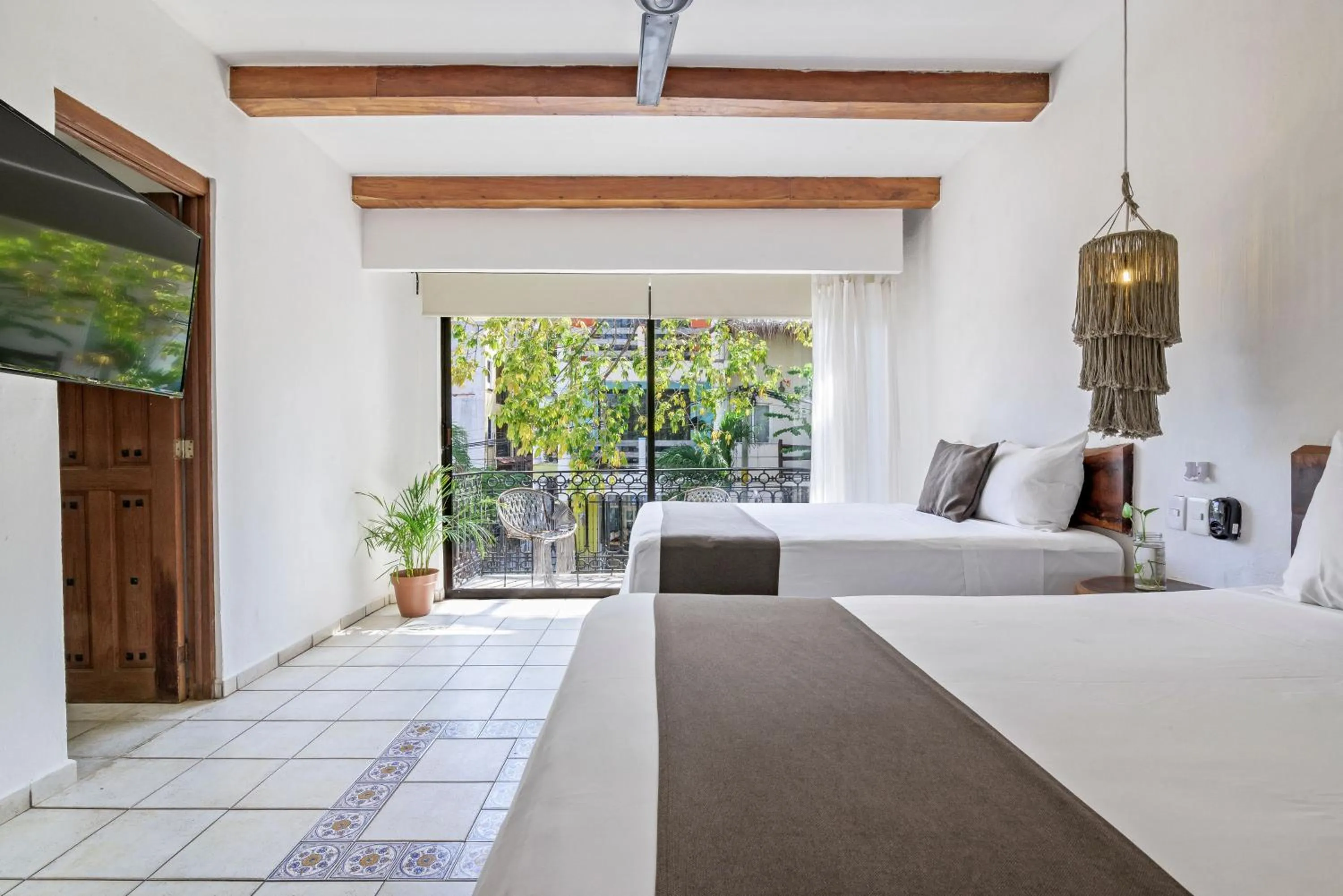 TV and multimedia in Hotel Banana Boutique & Spa - 5th Av Playa del Carmen