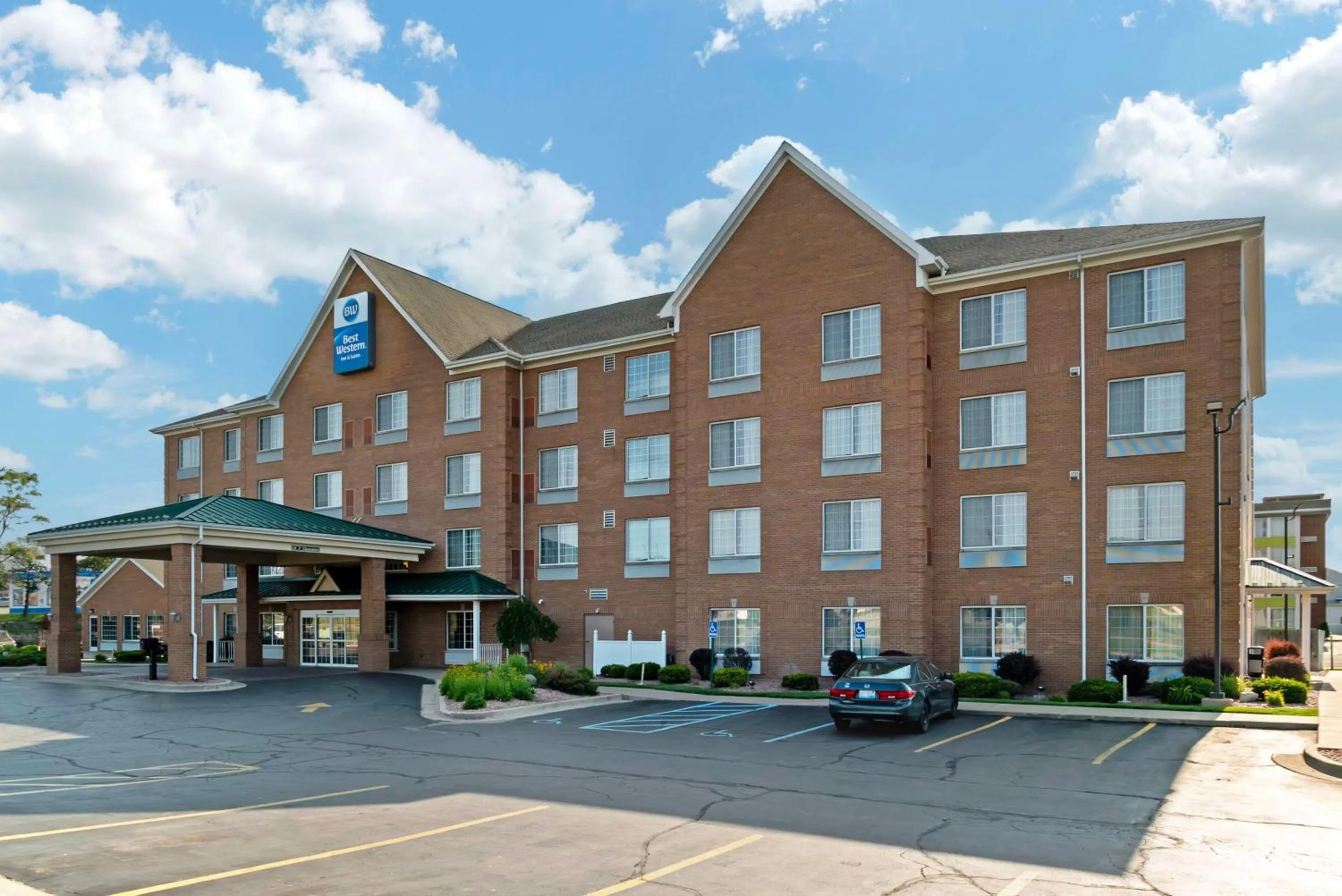 Property building in Best Western Executive Inn & Suites