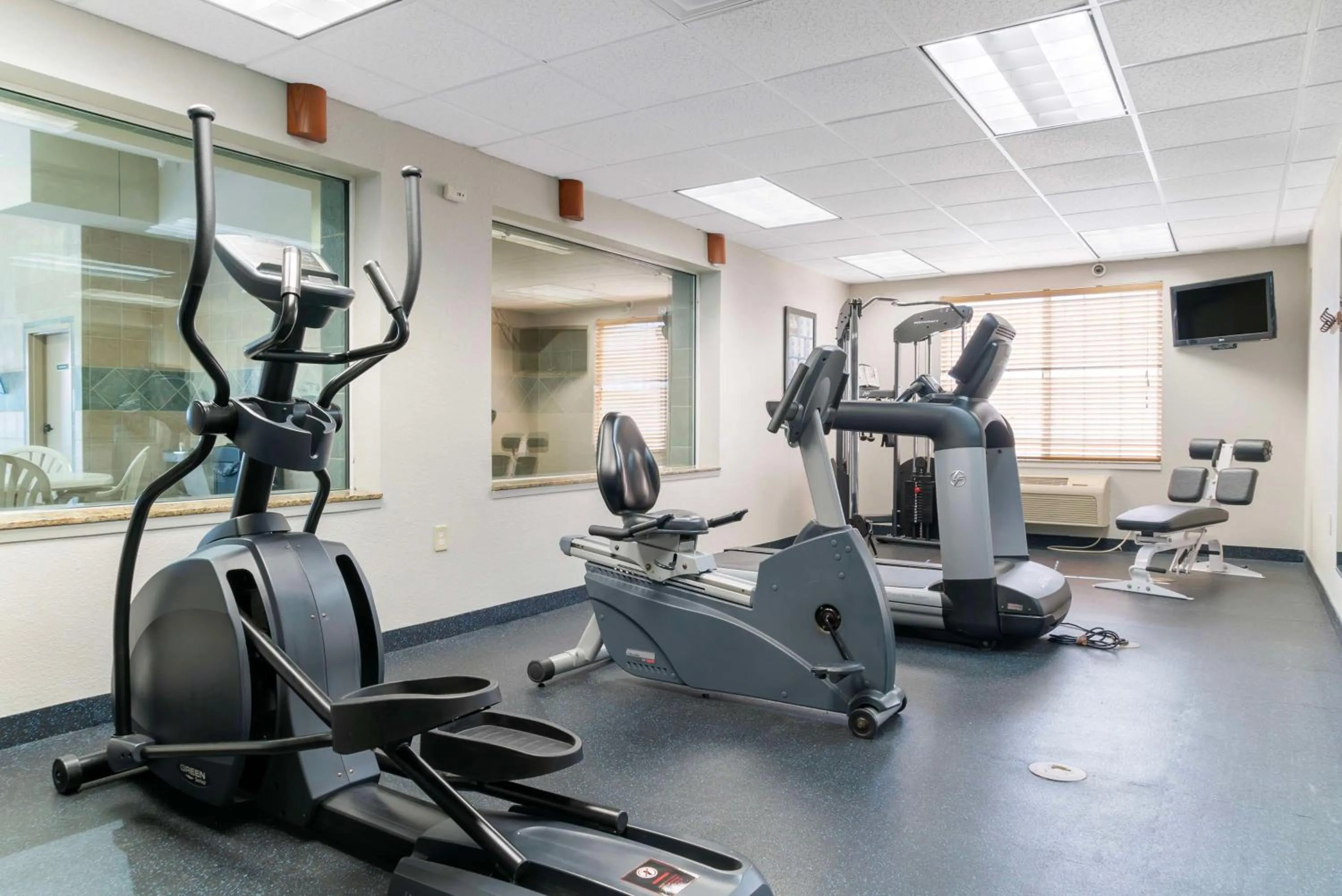 Fitness centre/facilities in Best Western Executive Inn & Suites