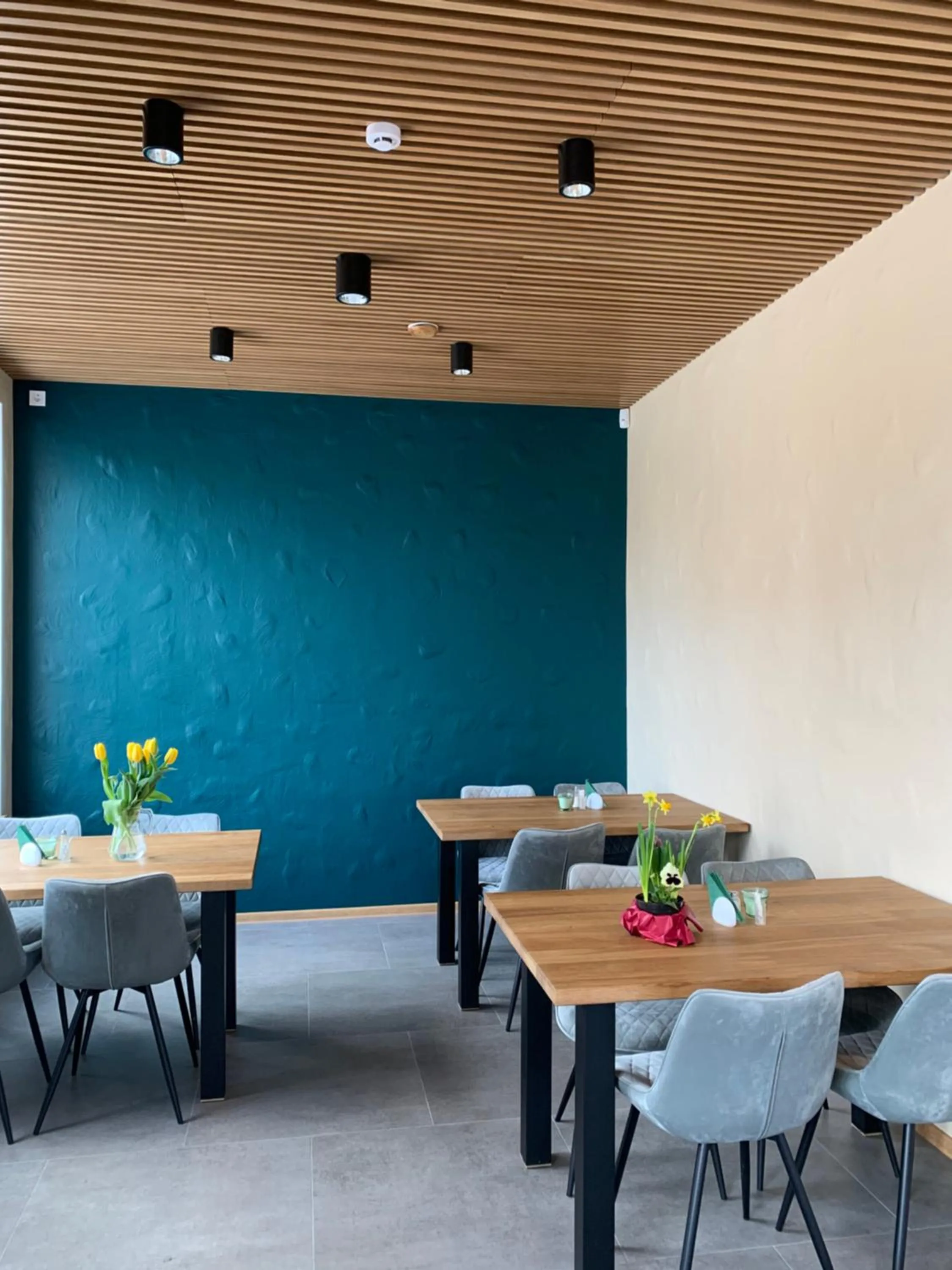 Restaurant/places to eat in Villa Vanilla