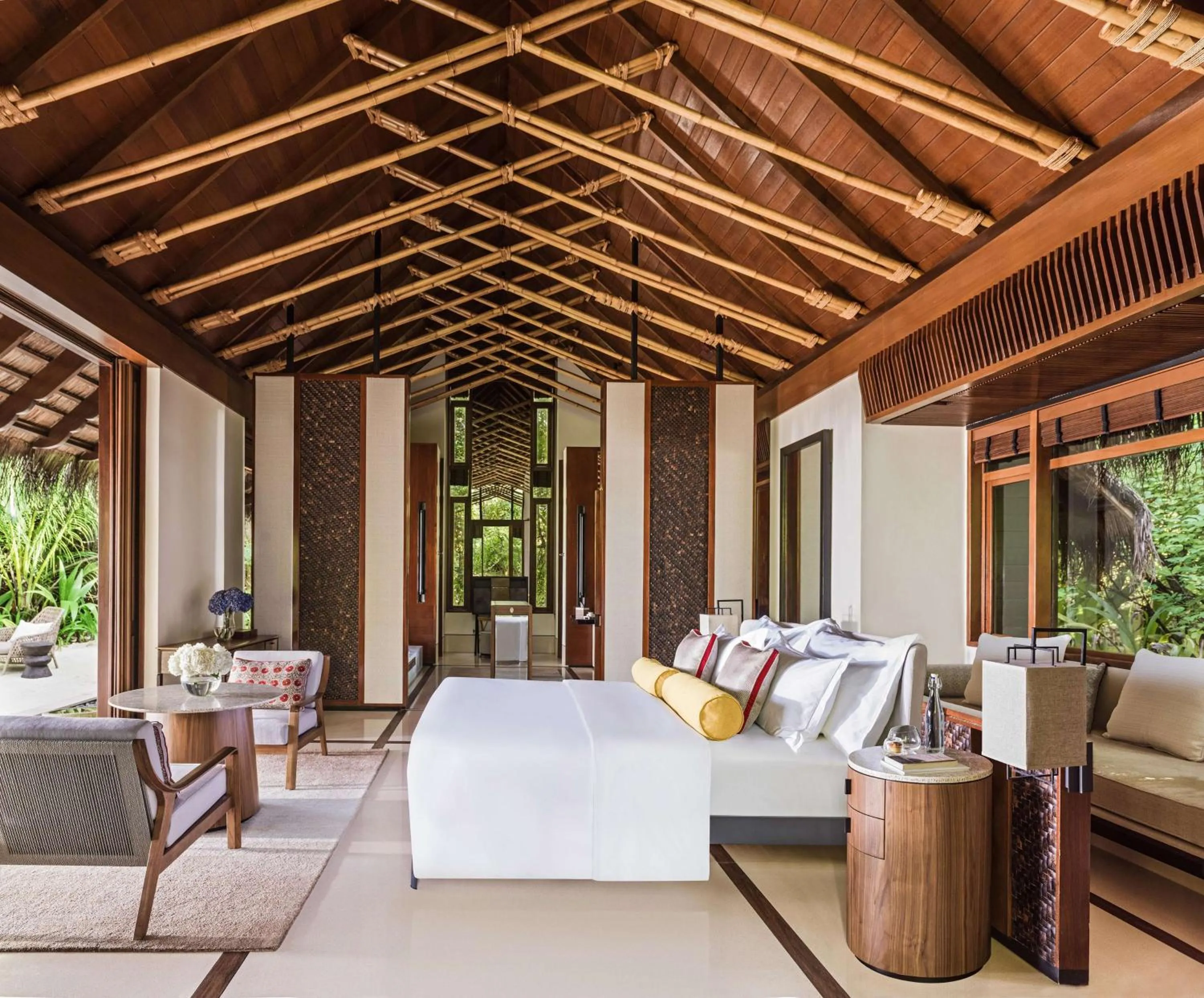 Bedroom in One&Only Reethi Rah