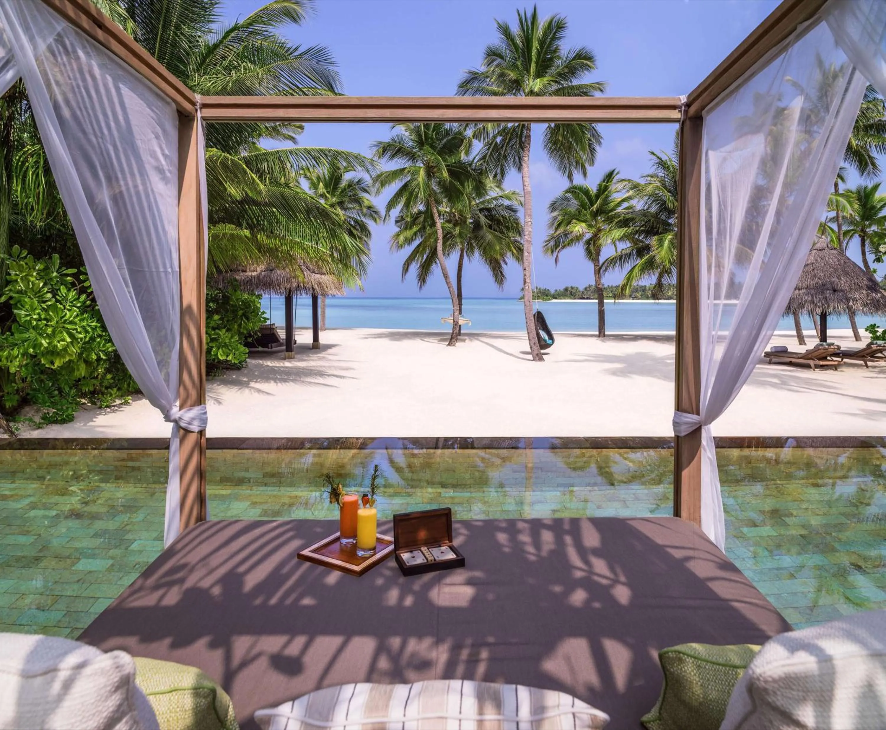 Bedroom in One&Only Reethi Rah