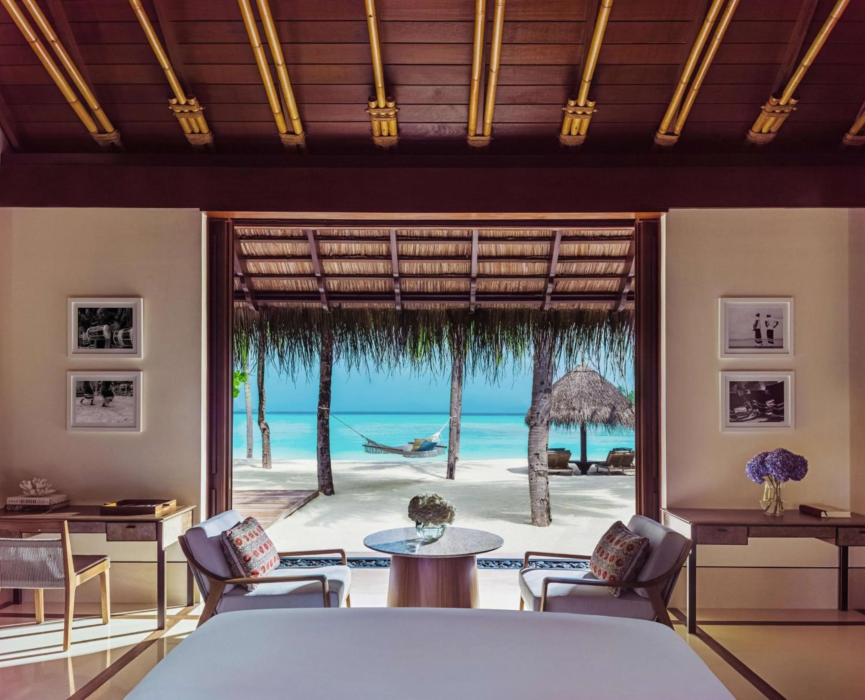 Bedroom in One&Only Reethi Rah