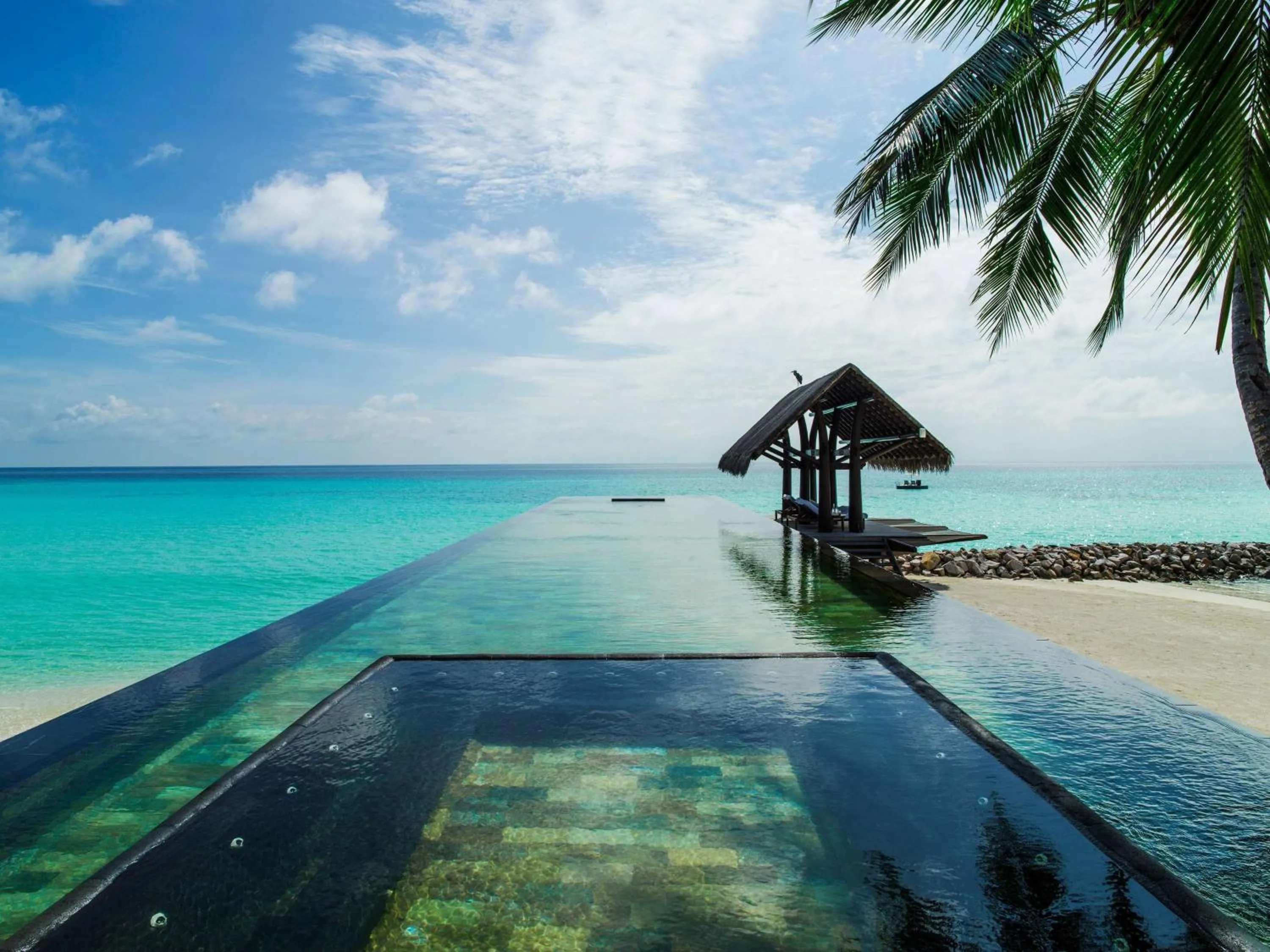 Beach in One&Only Reethi Rah