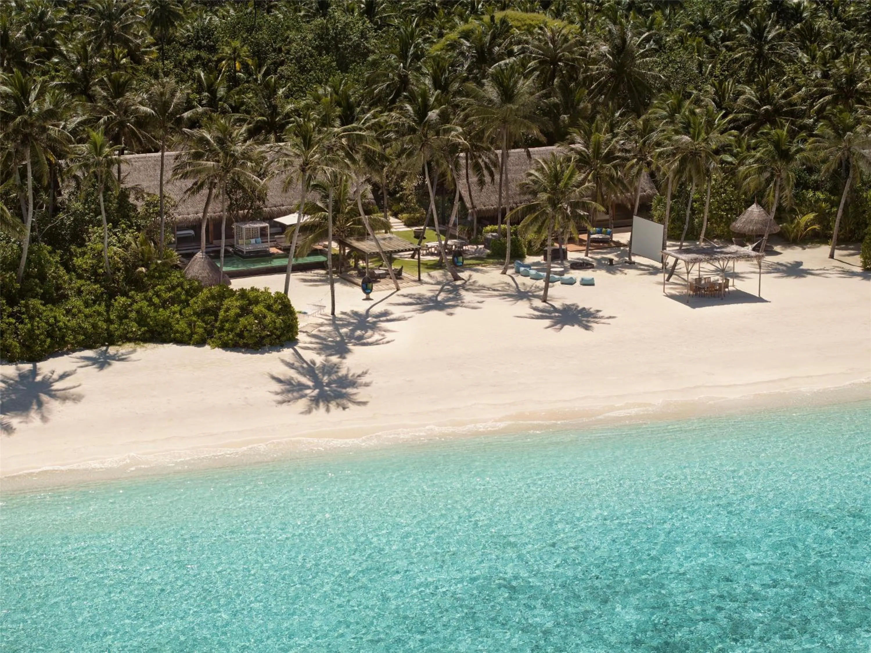 Photo of the whole room in One&Only Reethi Rah