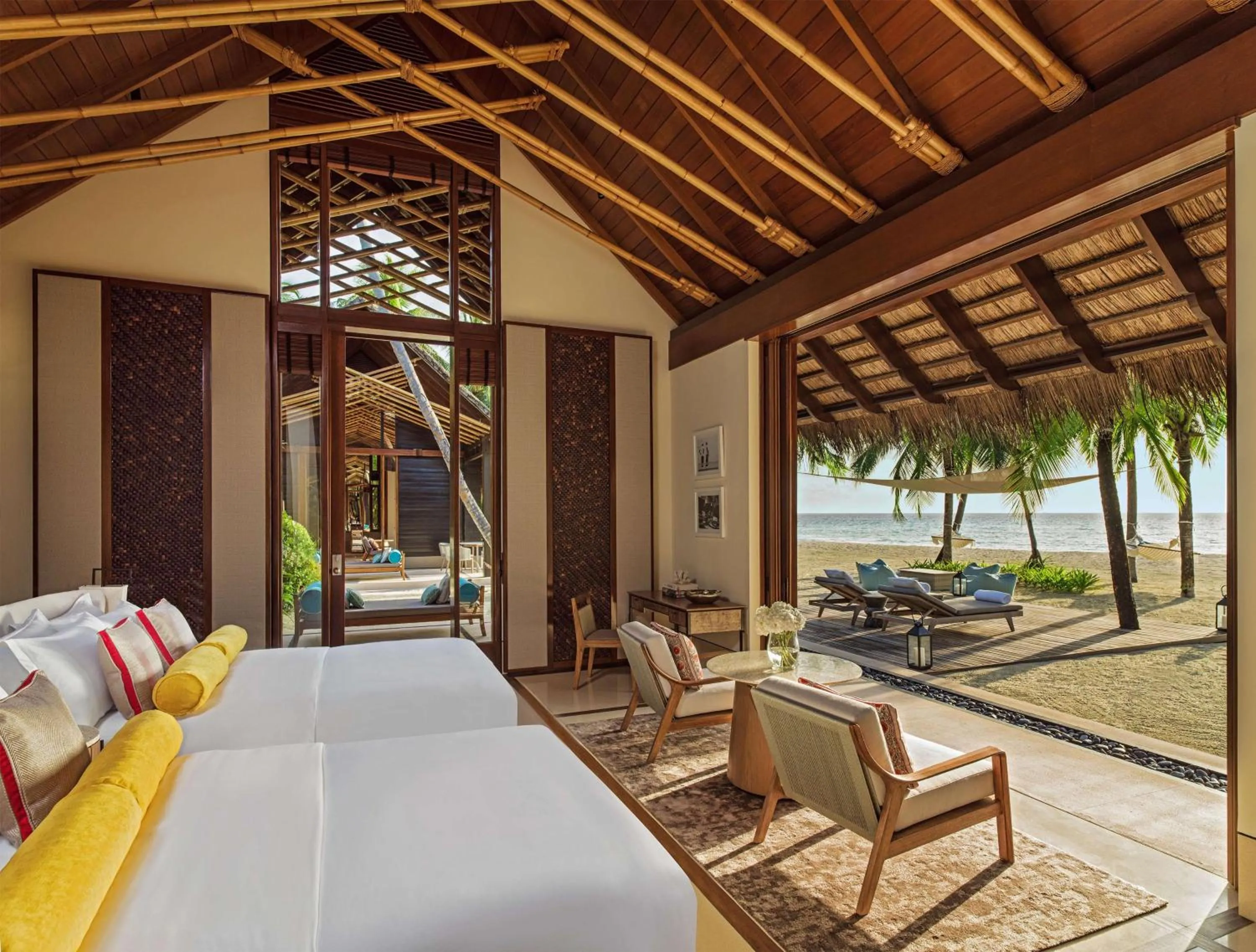 Bedroom in One&Only Reethi Rah