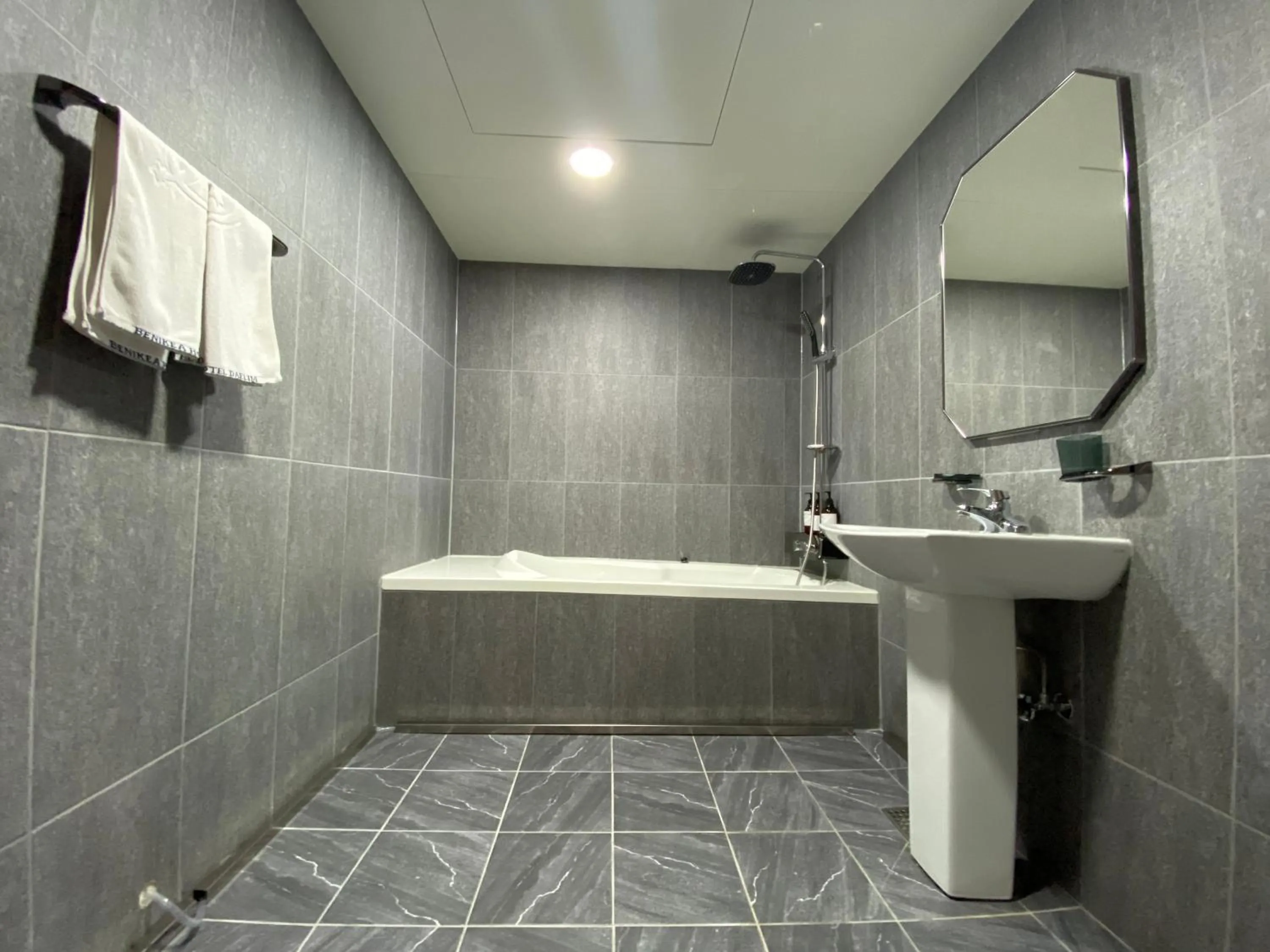 Bathroom in Benikea Daelim Hotel