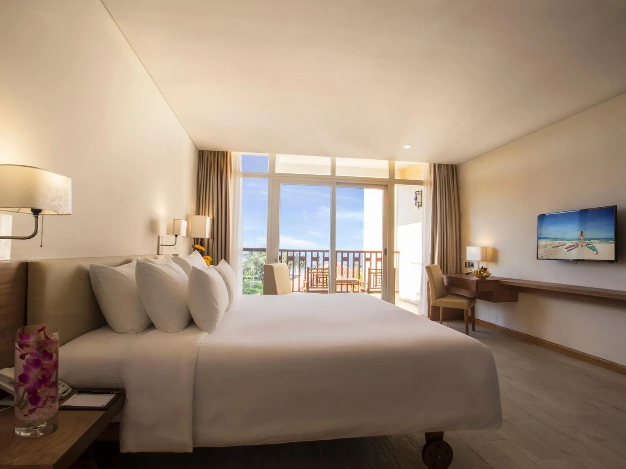 Bedroom, Bed in Sandy Beach Non Nuoc Resort