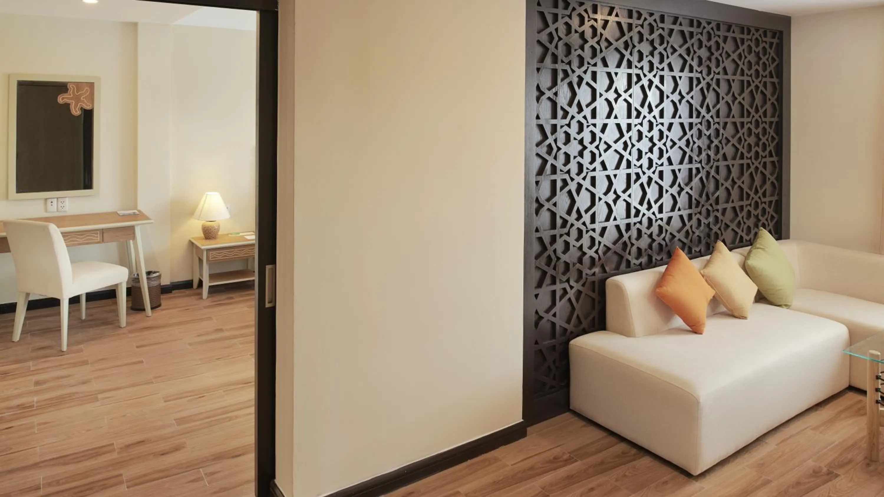 Living room, Bed in Sandy Beach Non Nuoc Resort