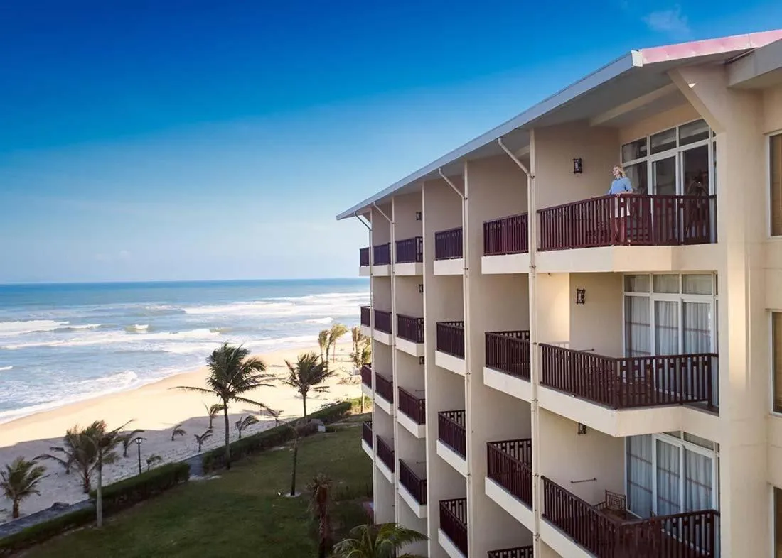 Sandy Beach Non Nuoc Resort