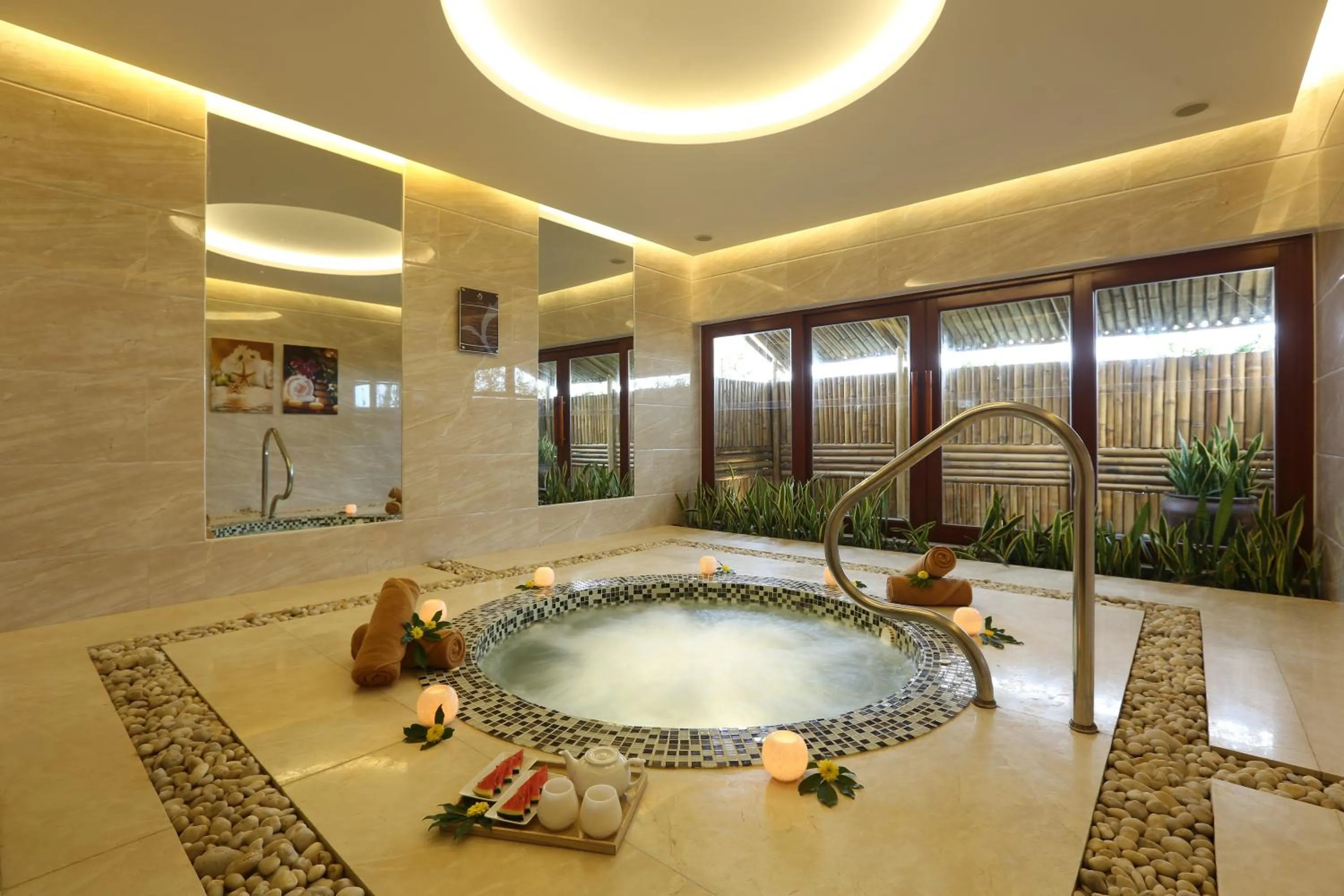 Hot Tub in Sandy Beach Non Nuoc Resort