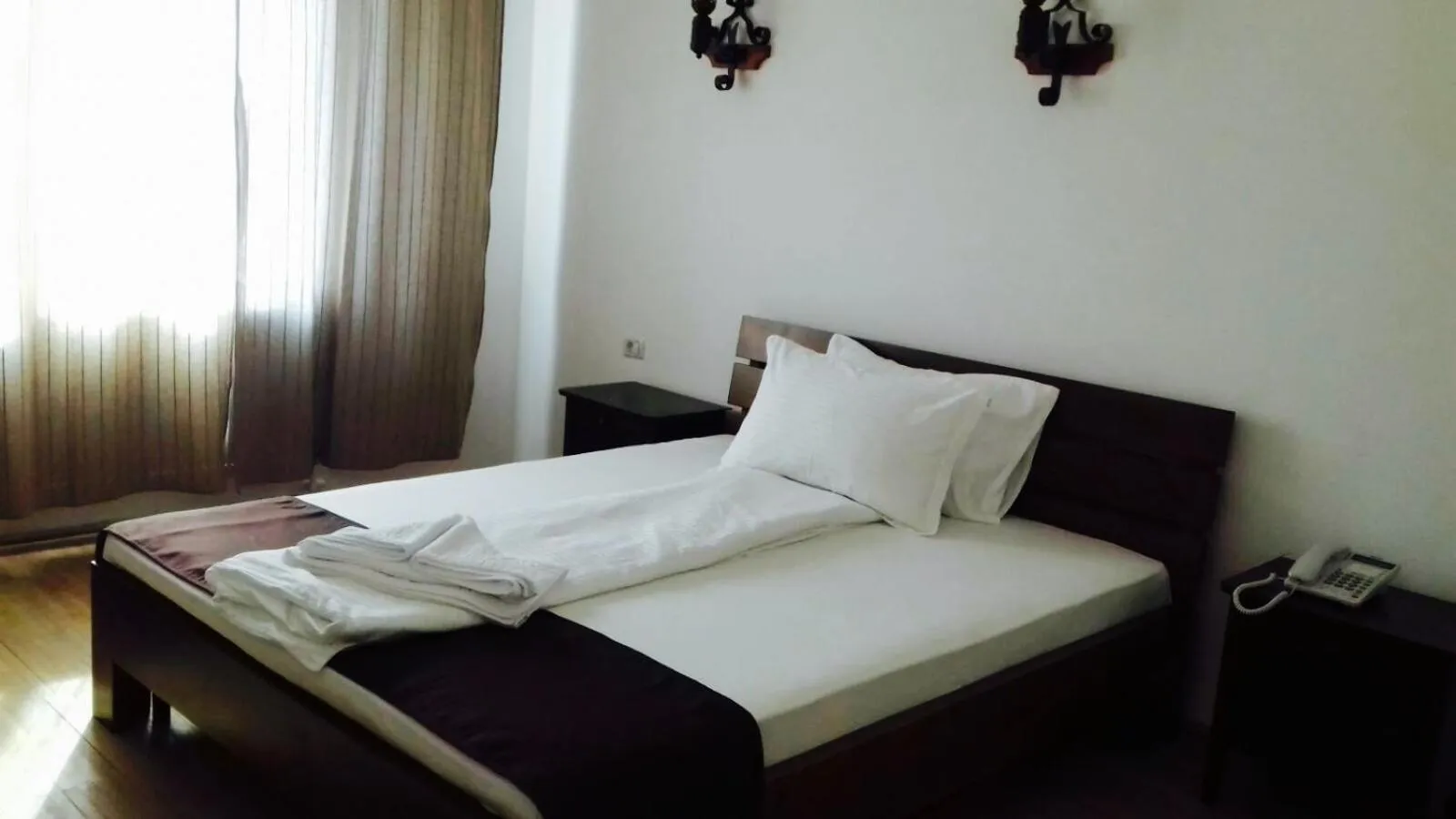 Bed in Hotel Casa Vlahilor