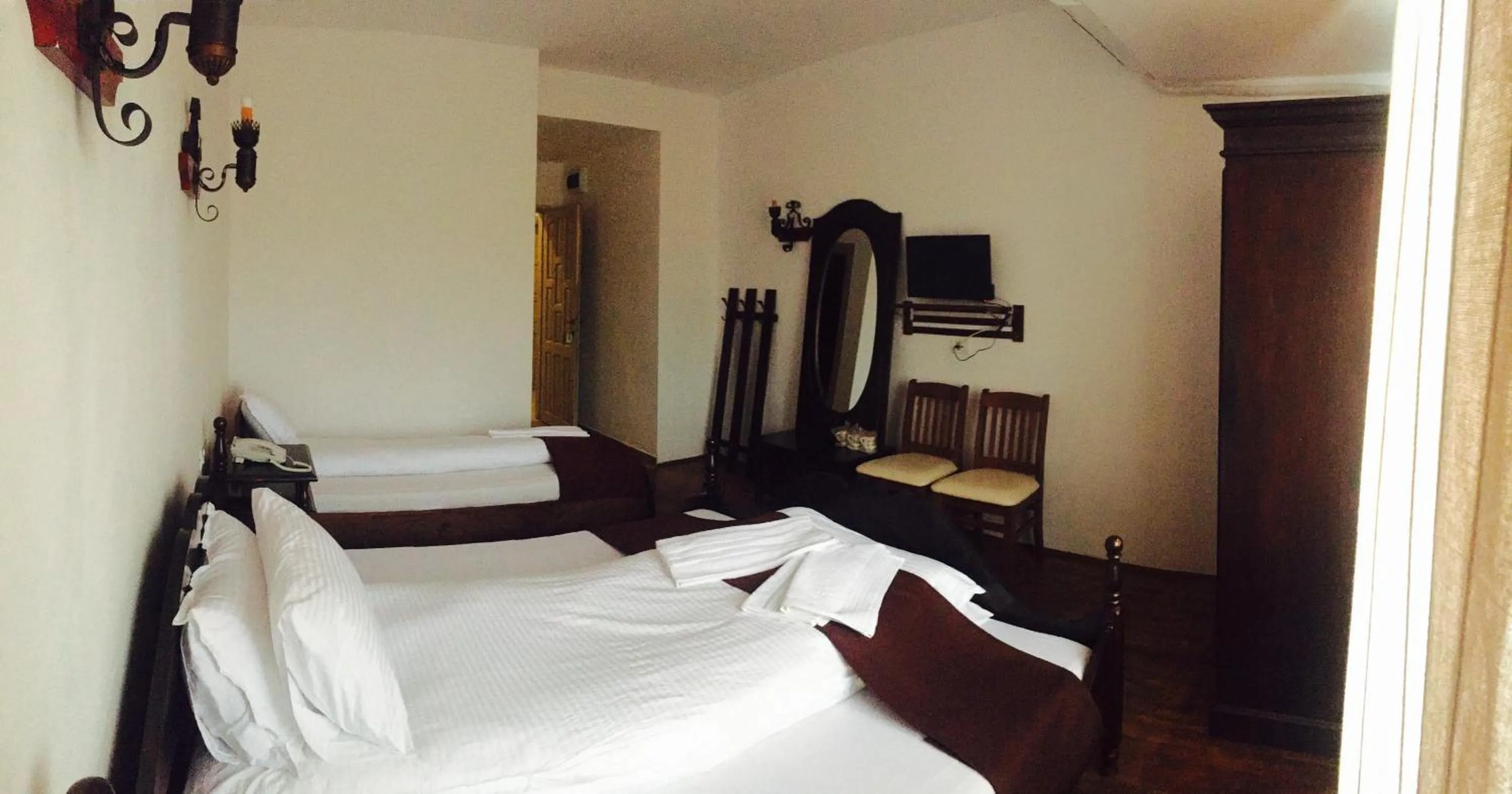 Bed in Hotel Casa Vlahilor