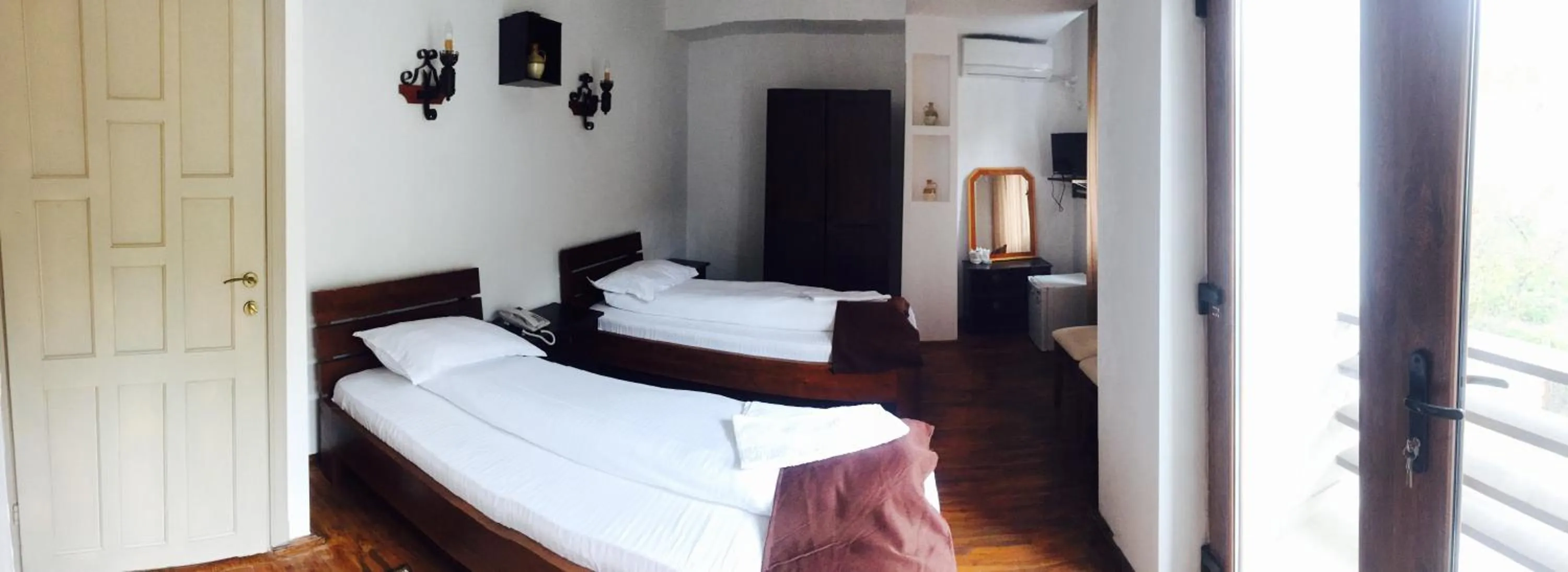 Bed in Hotel Casa Vlahilor