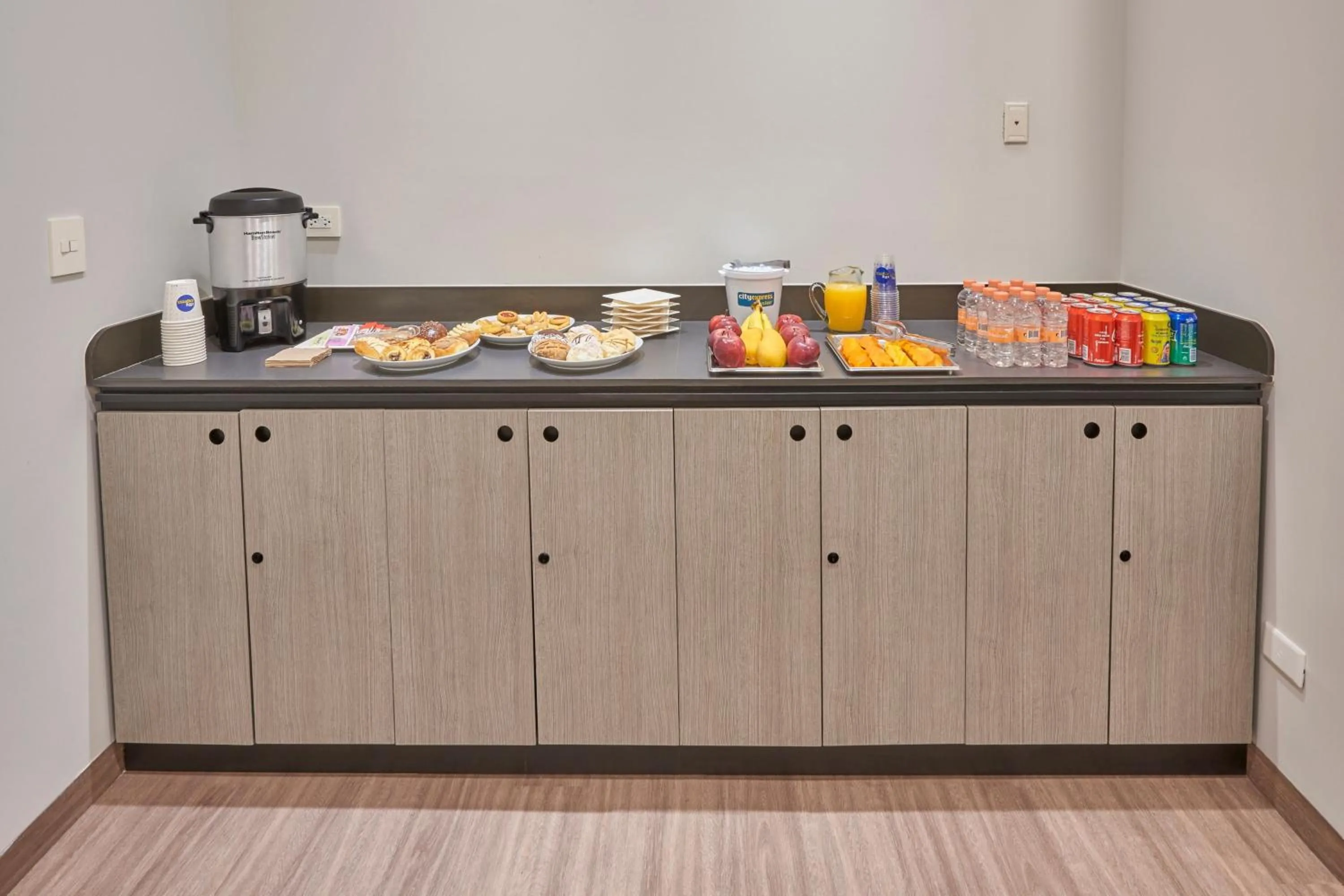 Meeting/conference room in City Express Junior by Marriott Leon Centro de Convenciones