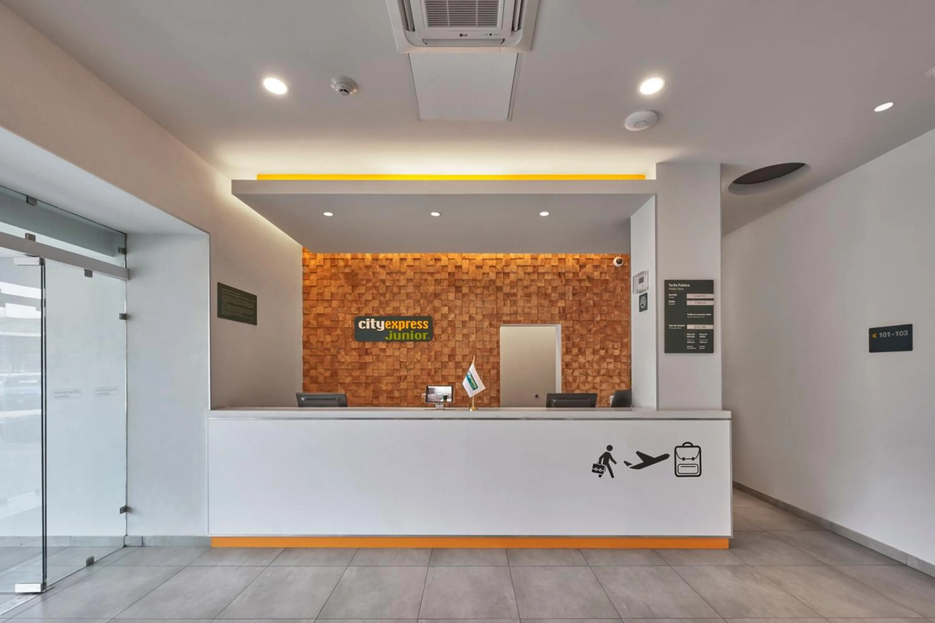 Lobby or reception in City Express Junior by Marriott Leon Centro de Convenciones