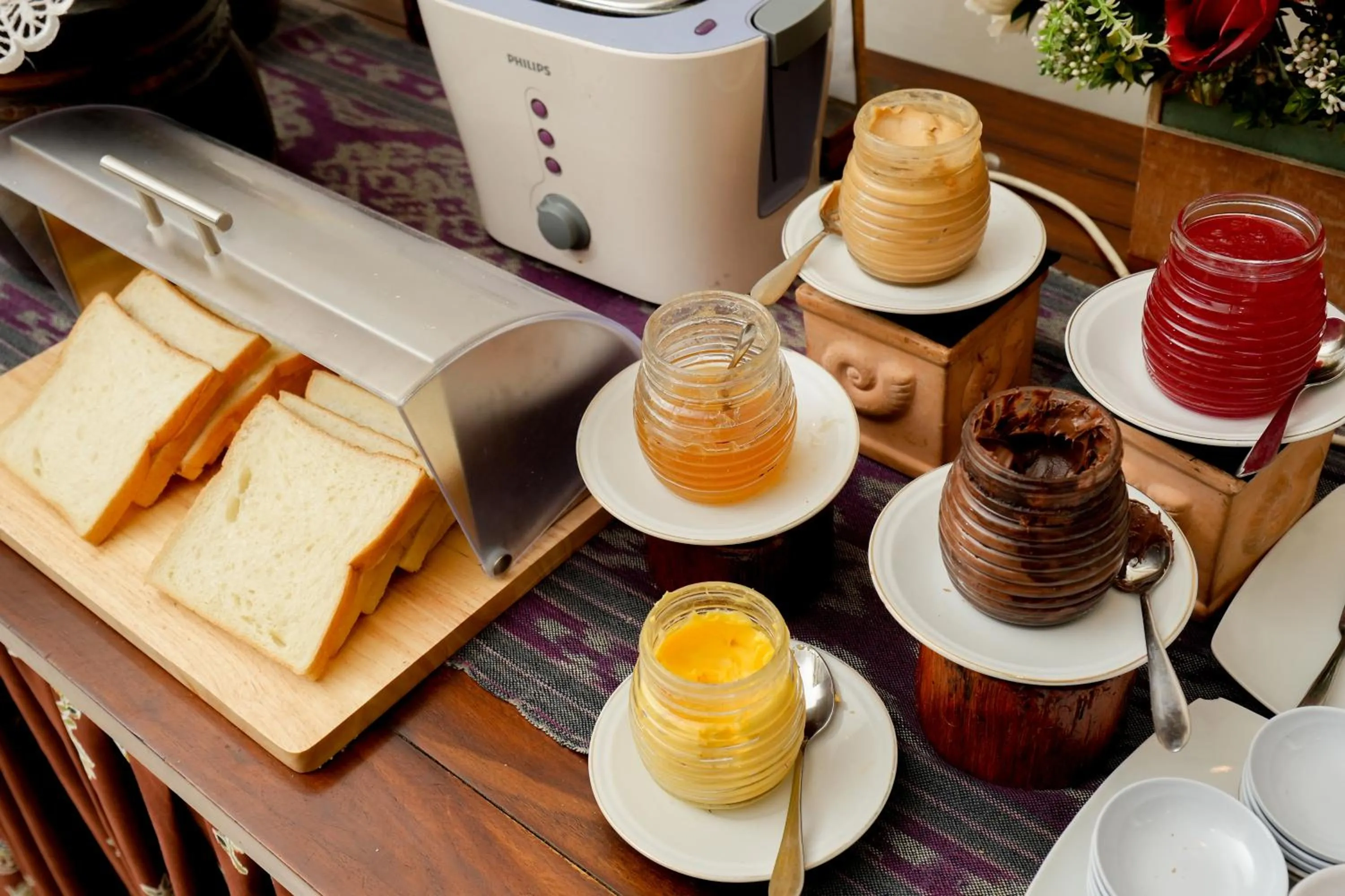 Continental breakfast in Samawa Transit Hotel