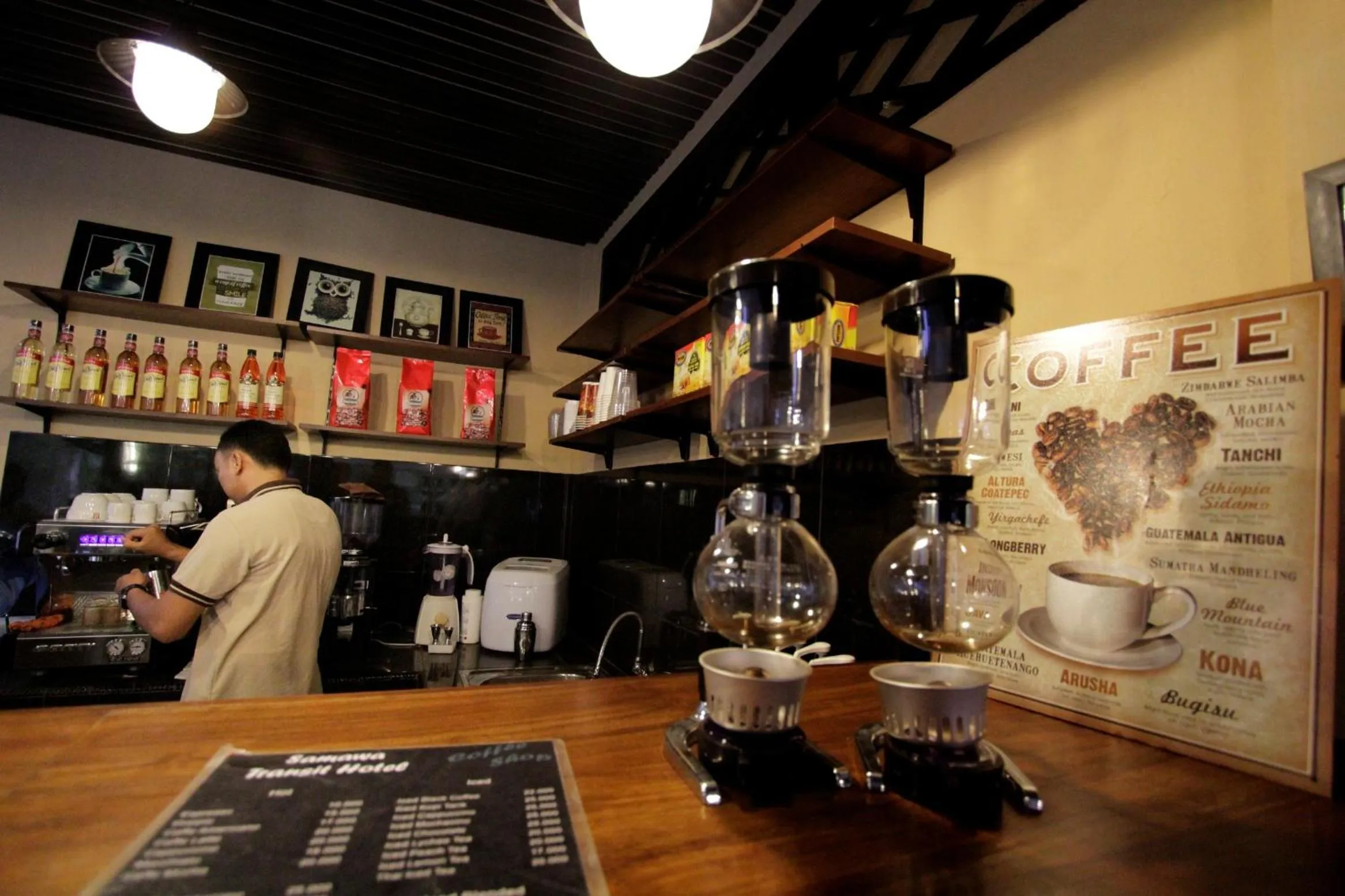 Lounge or bar in Samawa Transit Hotel