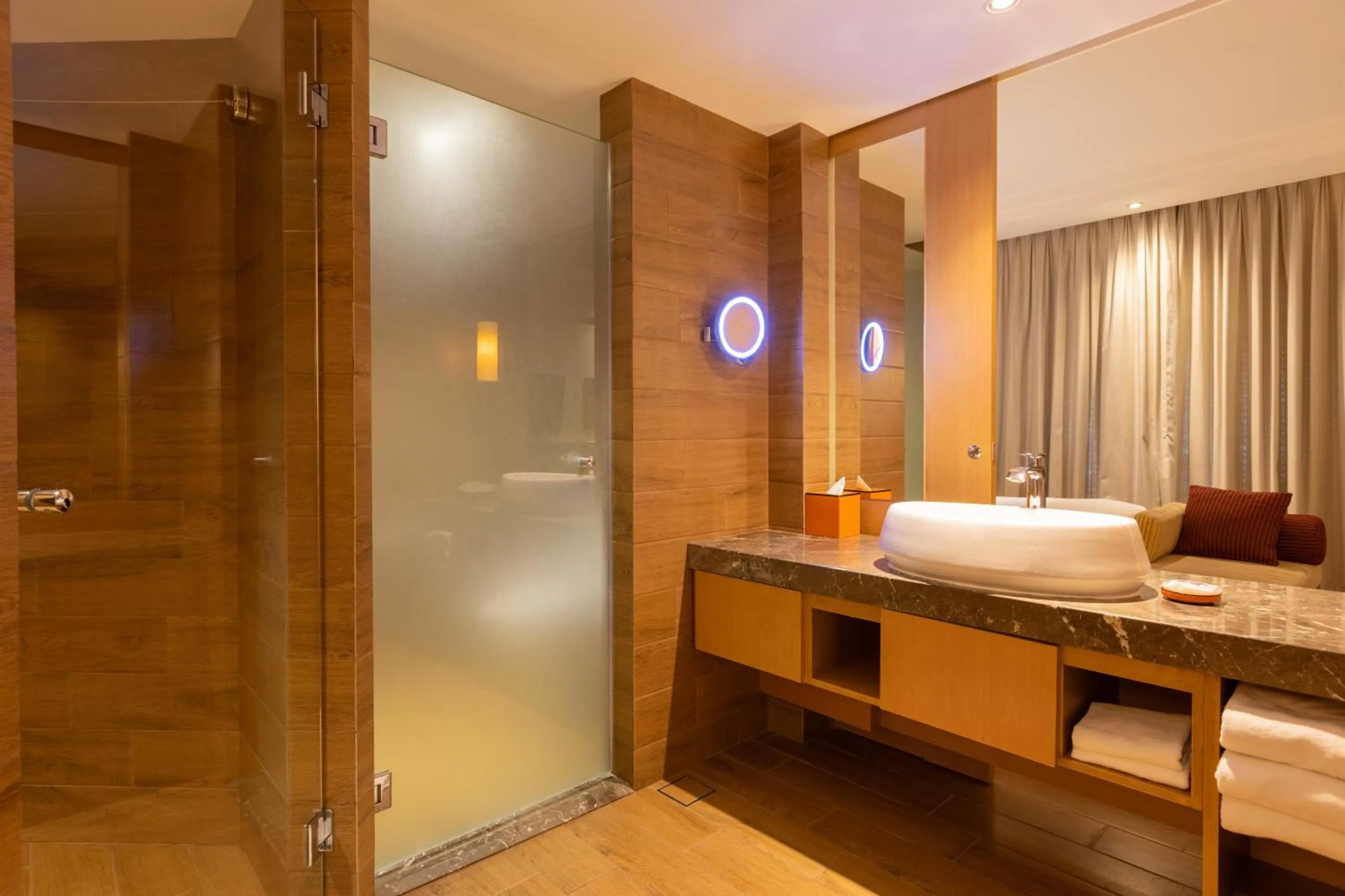 Shower, Bed in Hyatt Regency Kuantan Resort