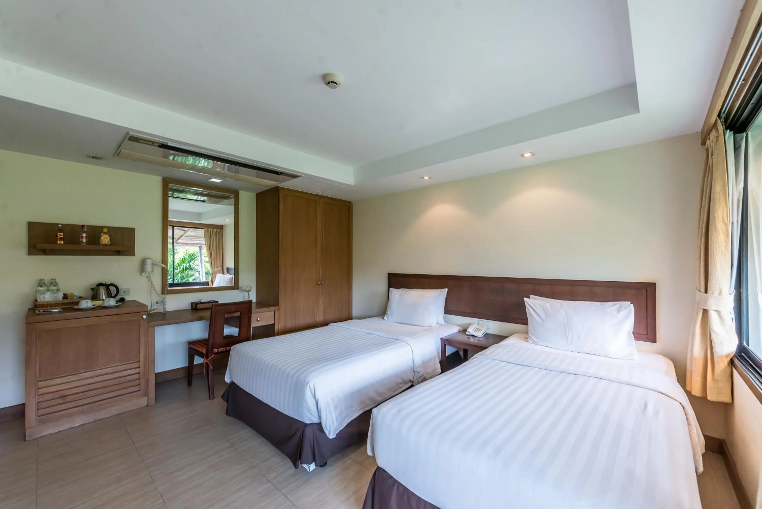 Cabana Superior Double or Twin room in Hotel Tropicana Pattaya