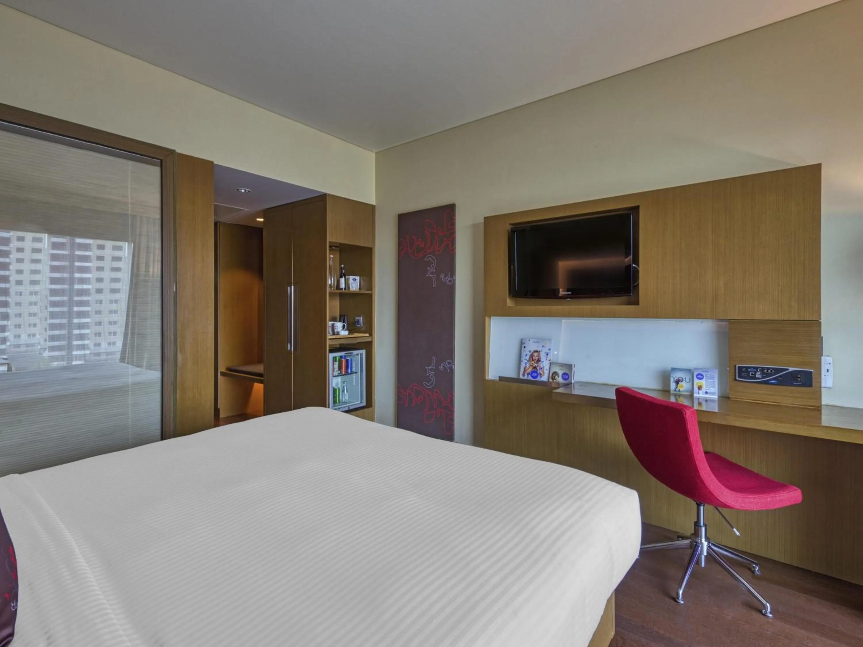 Bedroom, Bed in Novotel Bengaluru Outer Ring Road
