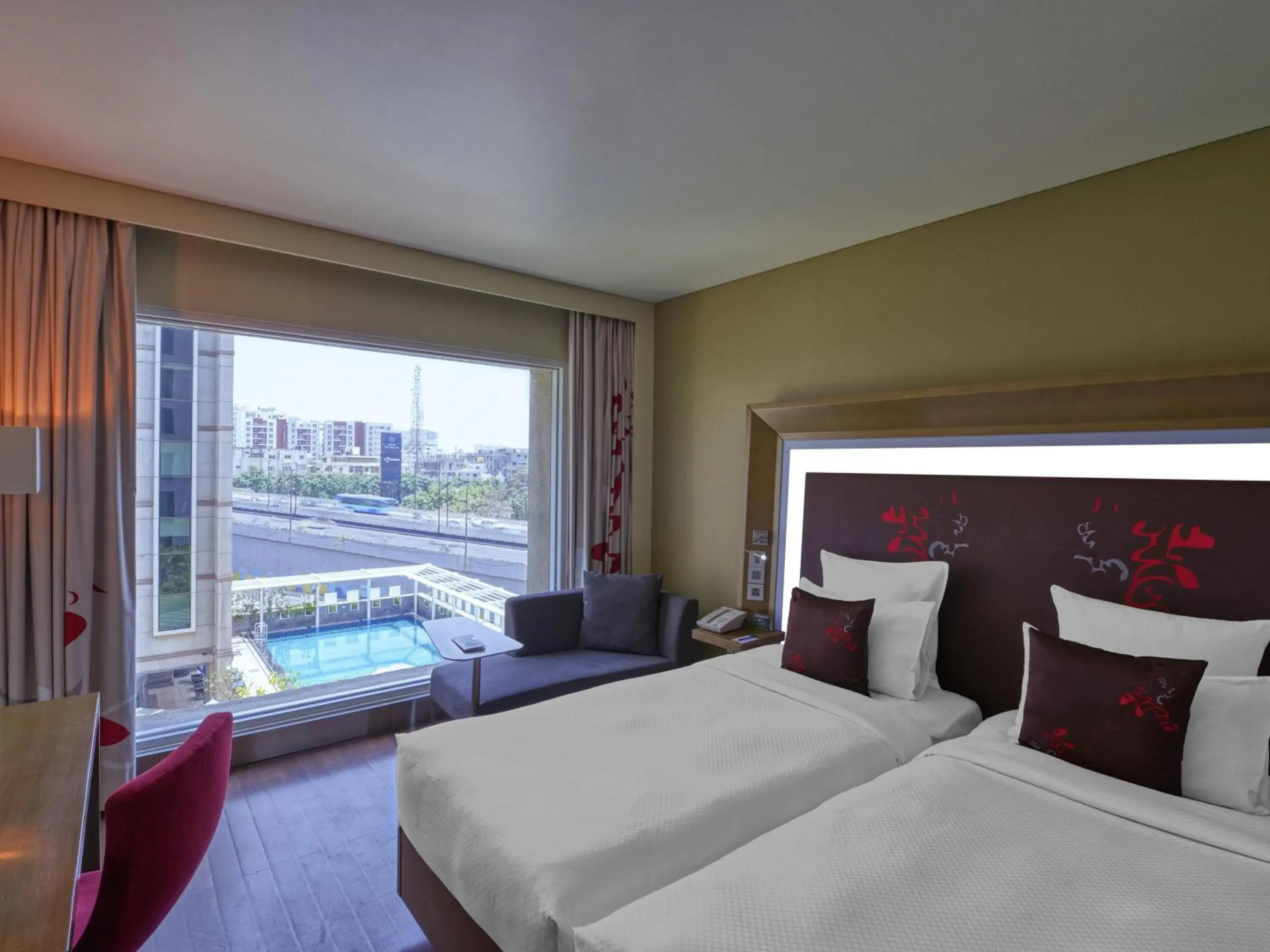 Deluxe Room Twin Beds - single occupancy in Novotel Bengaluru Outer Ring Road Deluxe Room Twin Beds - single occupancy in Novotel Bengaluru Outer Ring Road