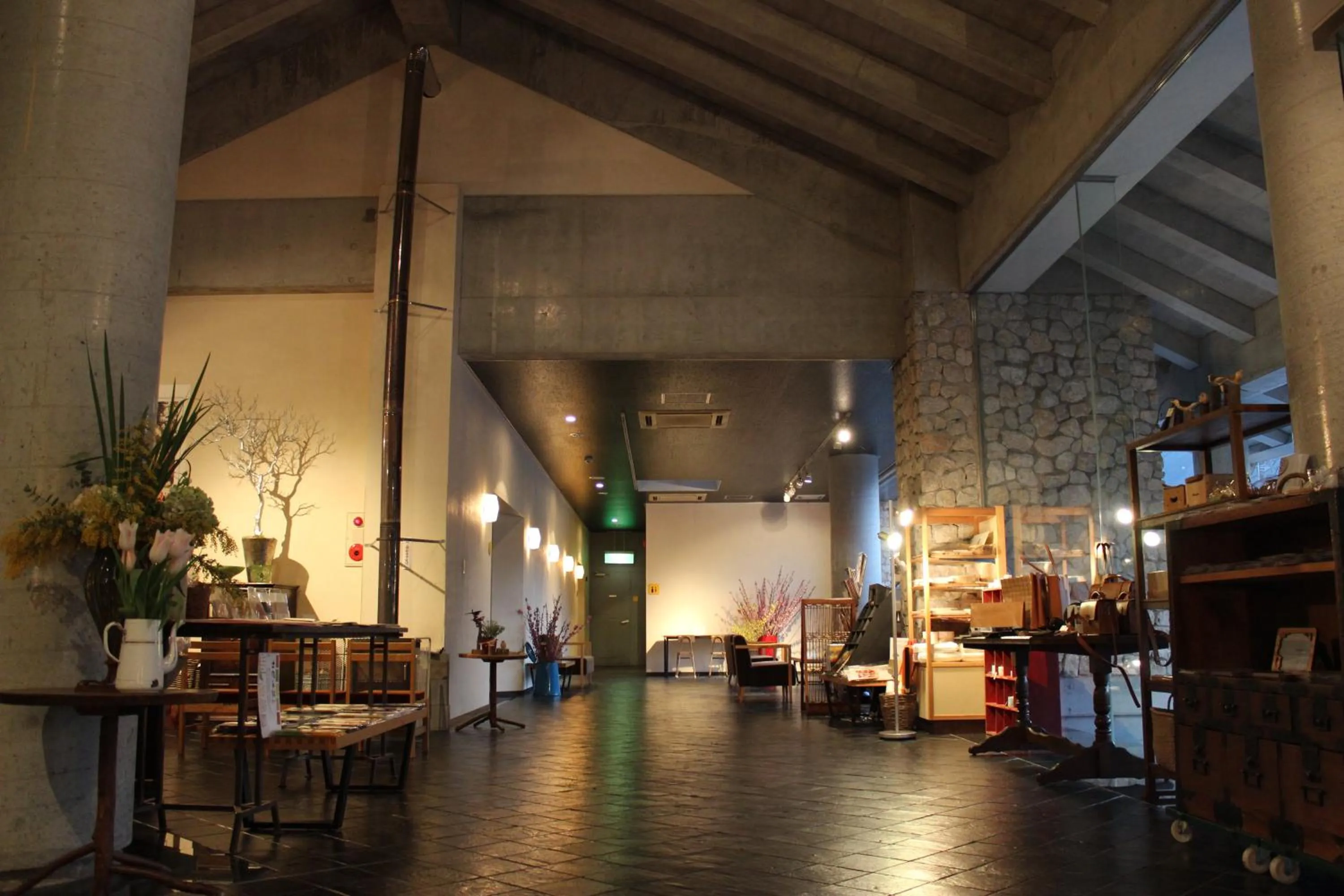 Lobby or reception, Restaurant/Places to Eat in Qraud