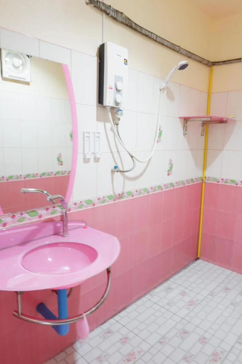Bathroom in Jarawee Resort