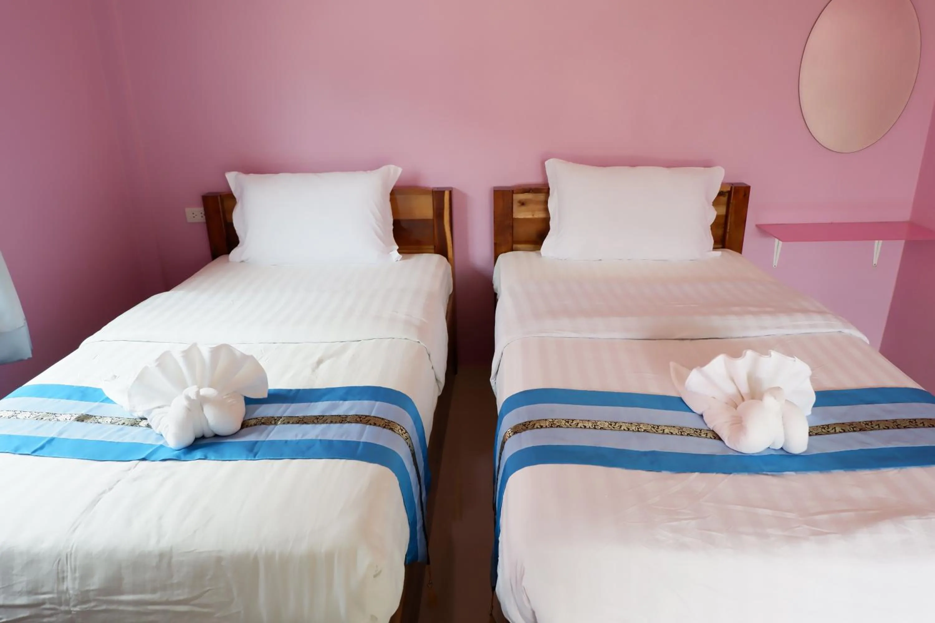 Photo of the whole room, Bed in Jarawee Resort