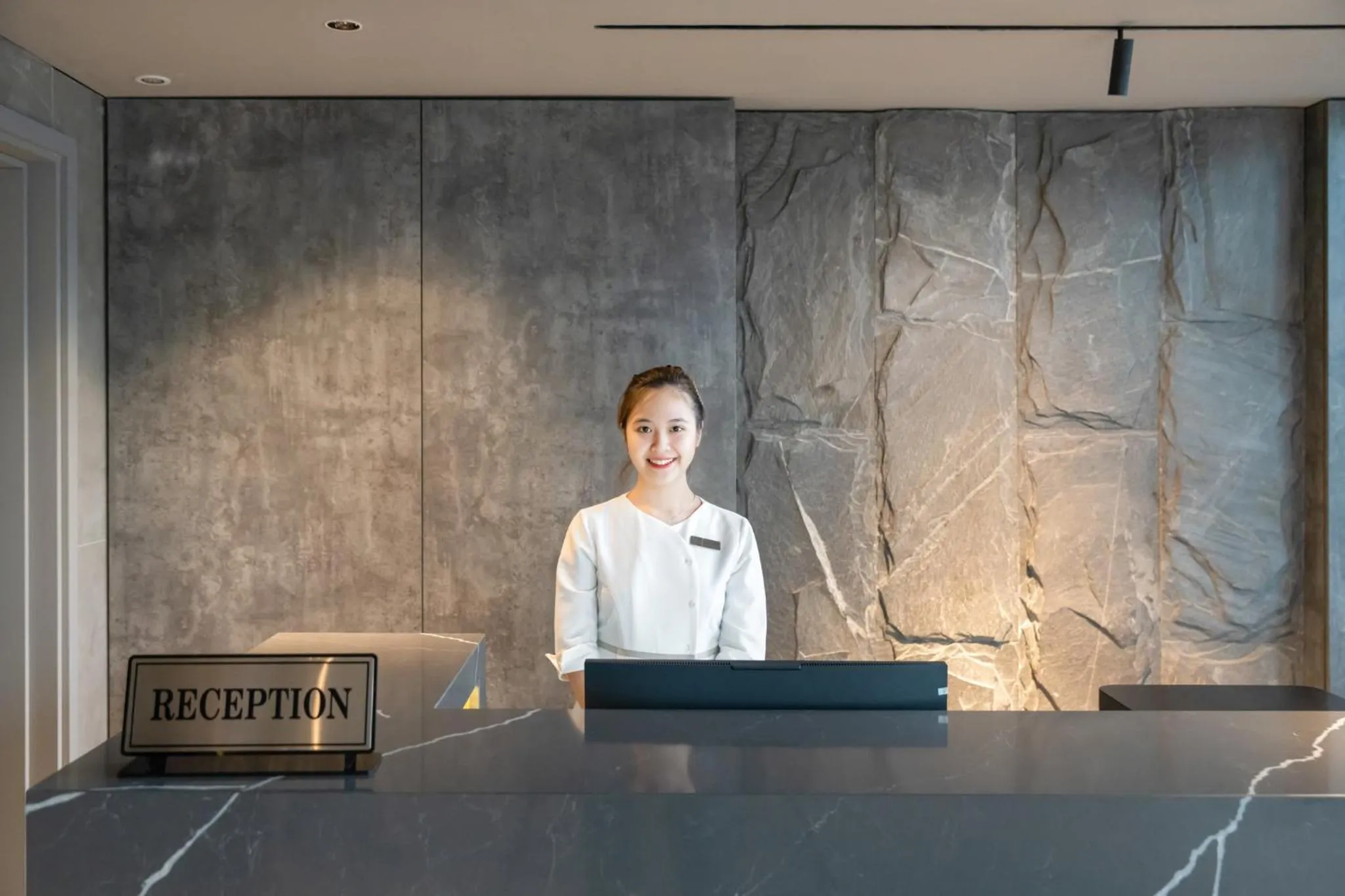 Lobby or reception in San Marino Boutique Danang - 10 mins to Dragon Bridge & 15 mins to My Khe Beach