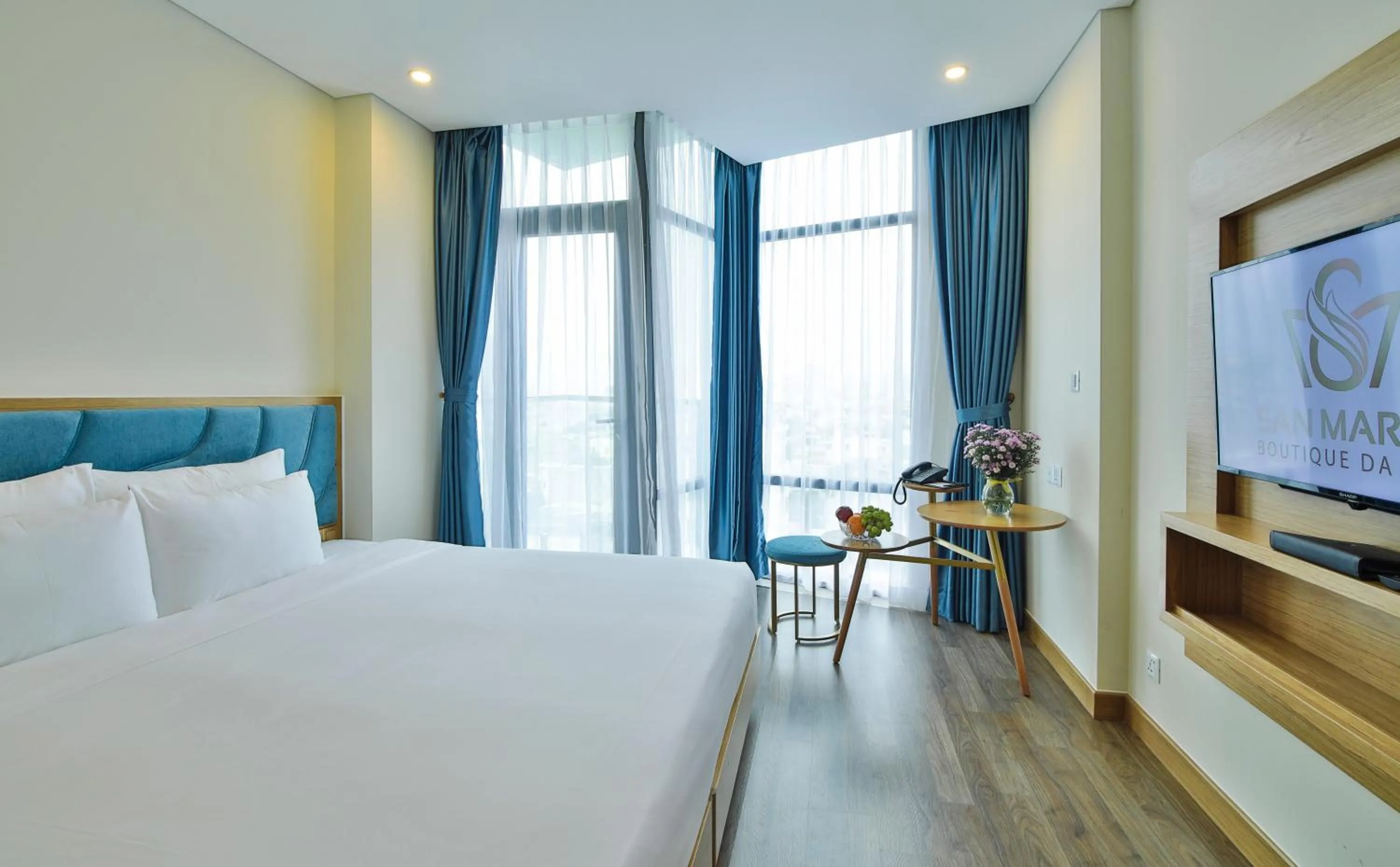 Bed in San Marino Boutique Danang - 10 mins to Dragon Bridge & 15 mins to My Khe Beach