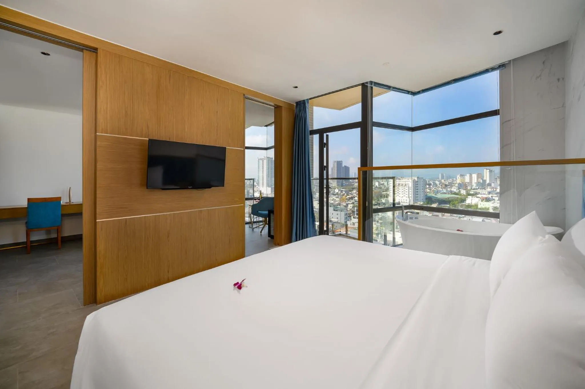 Bedroom, Bed in San Marino Boutique Danang - 10 mins to Dragon Bridge & 15 mins to My Khe Beach