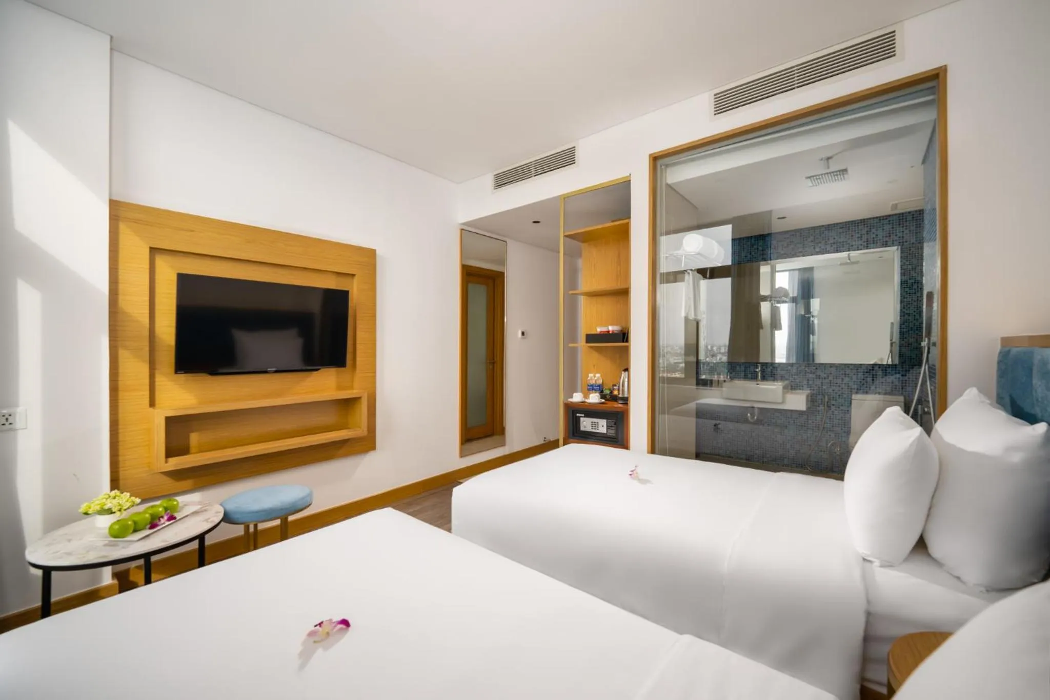 Bedroom, Bed in San Marino Boutique Danang - 10 mins to Dragon Bridge & 15 mins to My Khe Beach