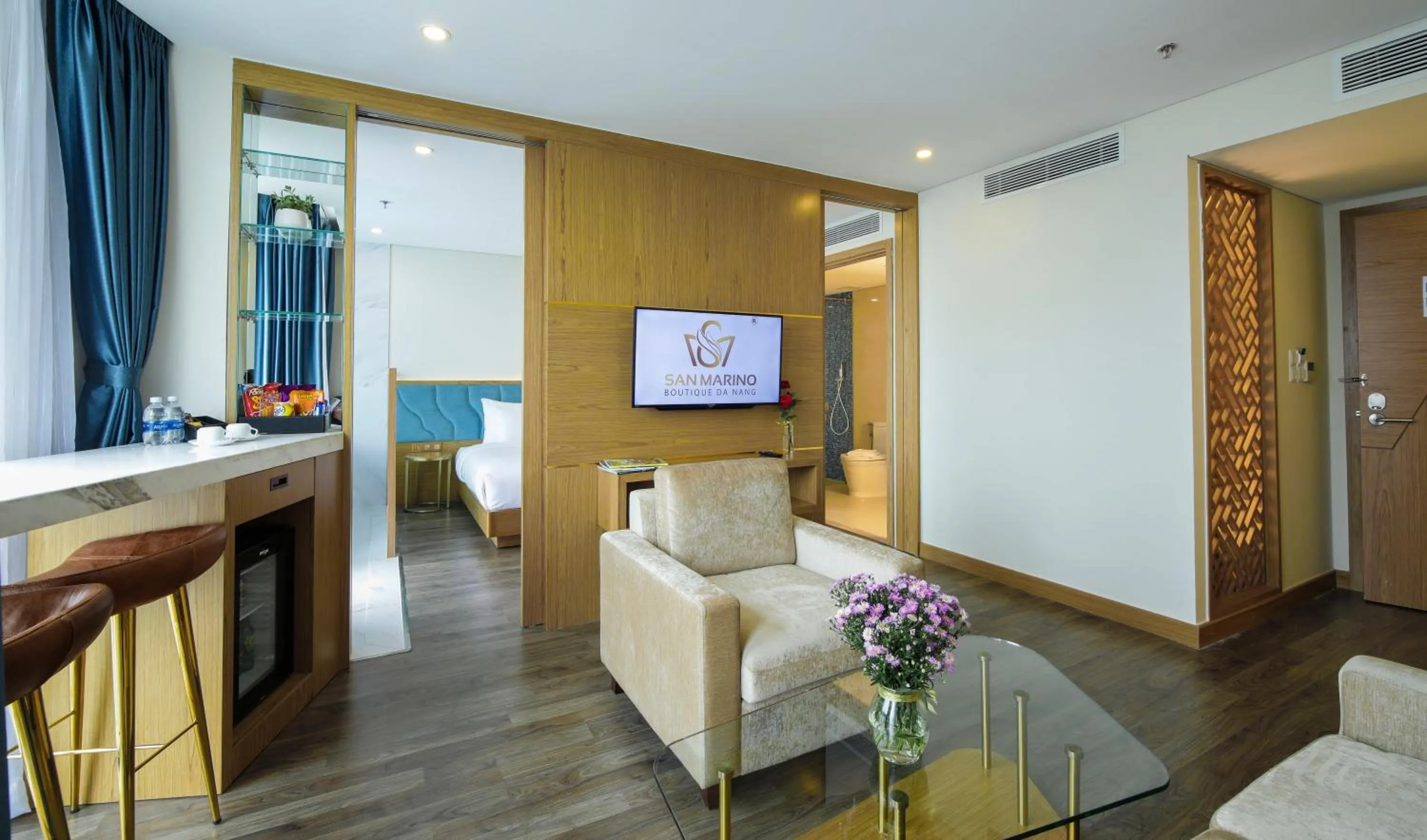 Living room in San Marino Boutique Danang - 10 mins to Dragon Bridge & 15 mins to My Khe Beach