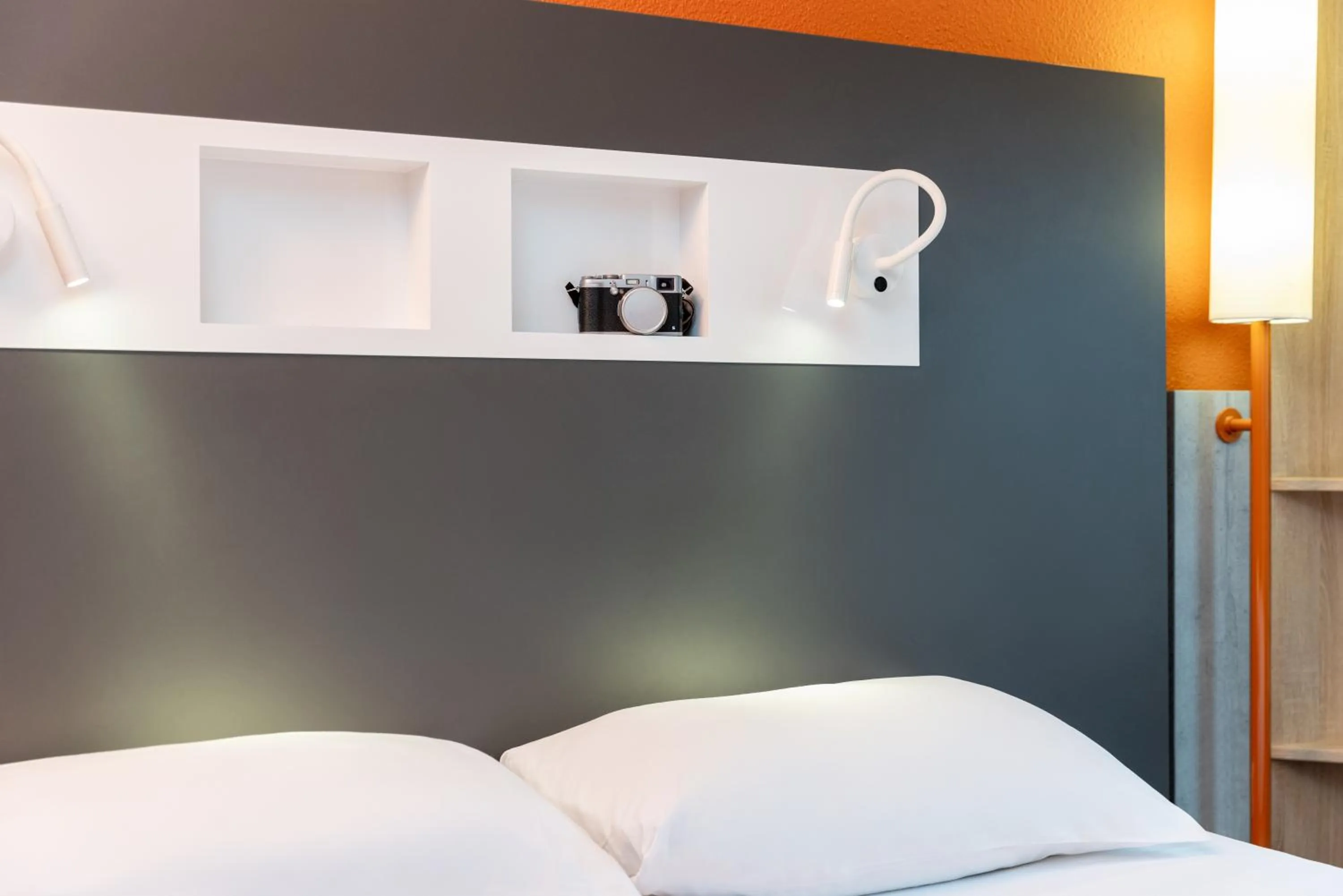 Bedroom, Bed in ibis budget Carcassonne La Cité