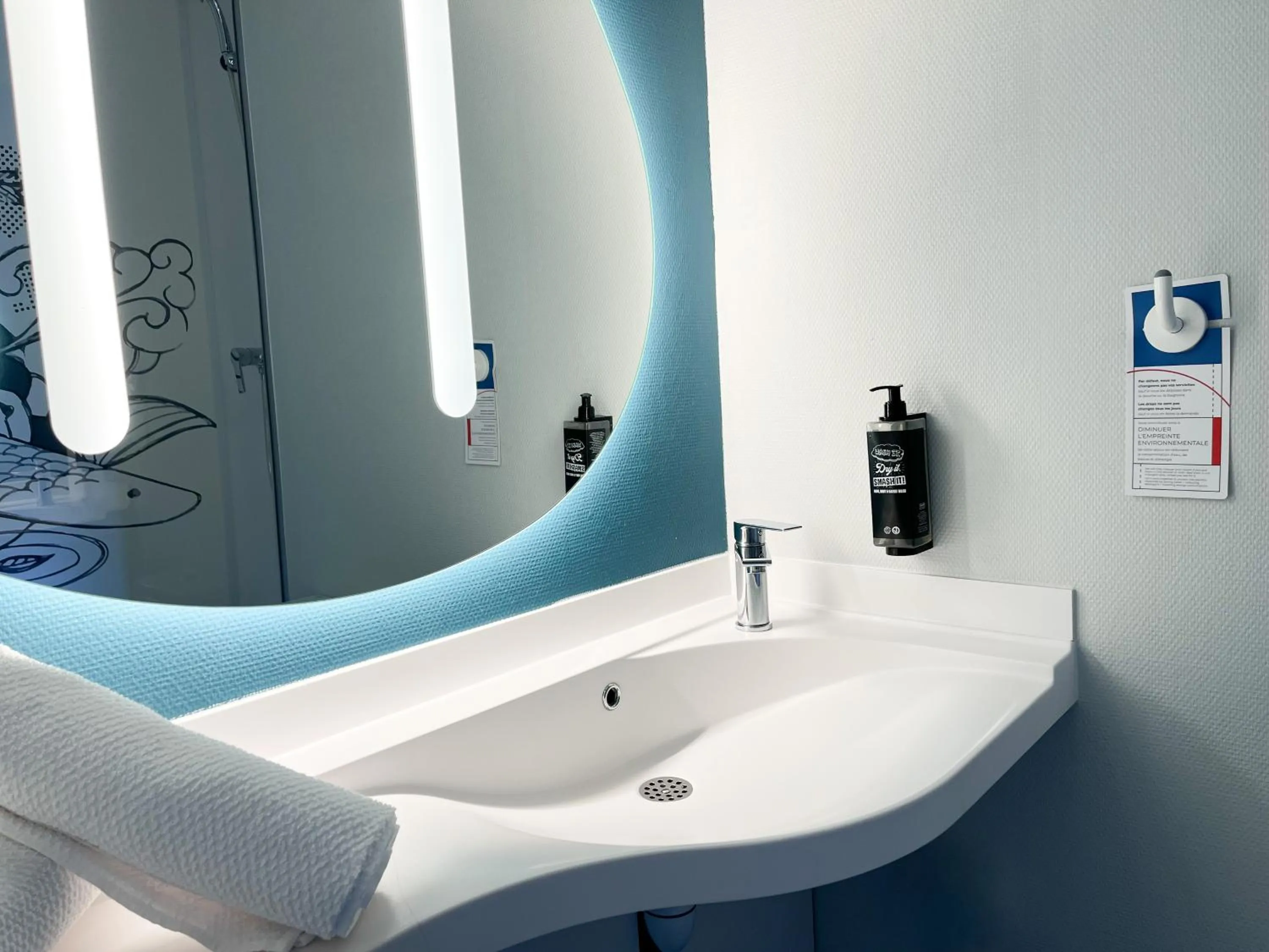 Bathroom in ibis budget Carcassonne La Cité