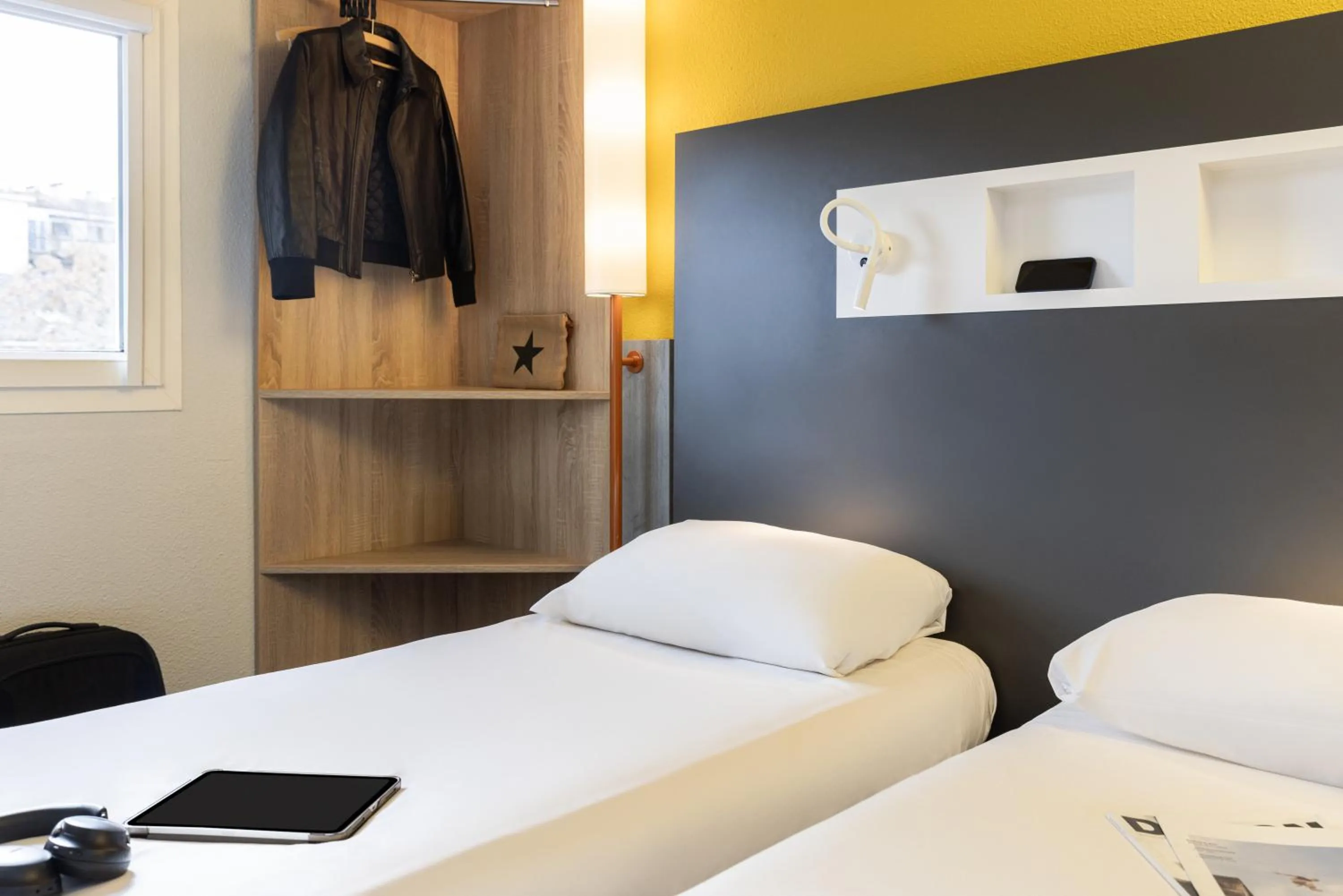 Bedroom, Bed in ibis budget Carcassonne La Cité