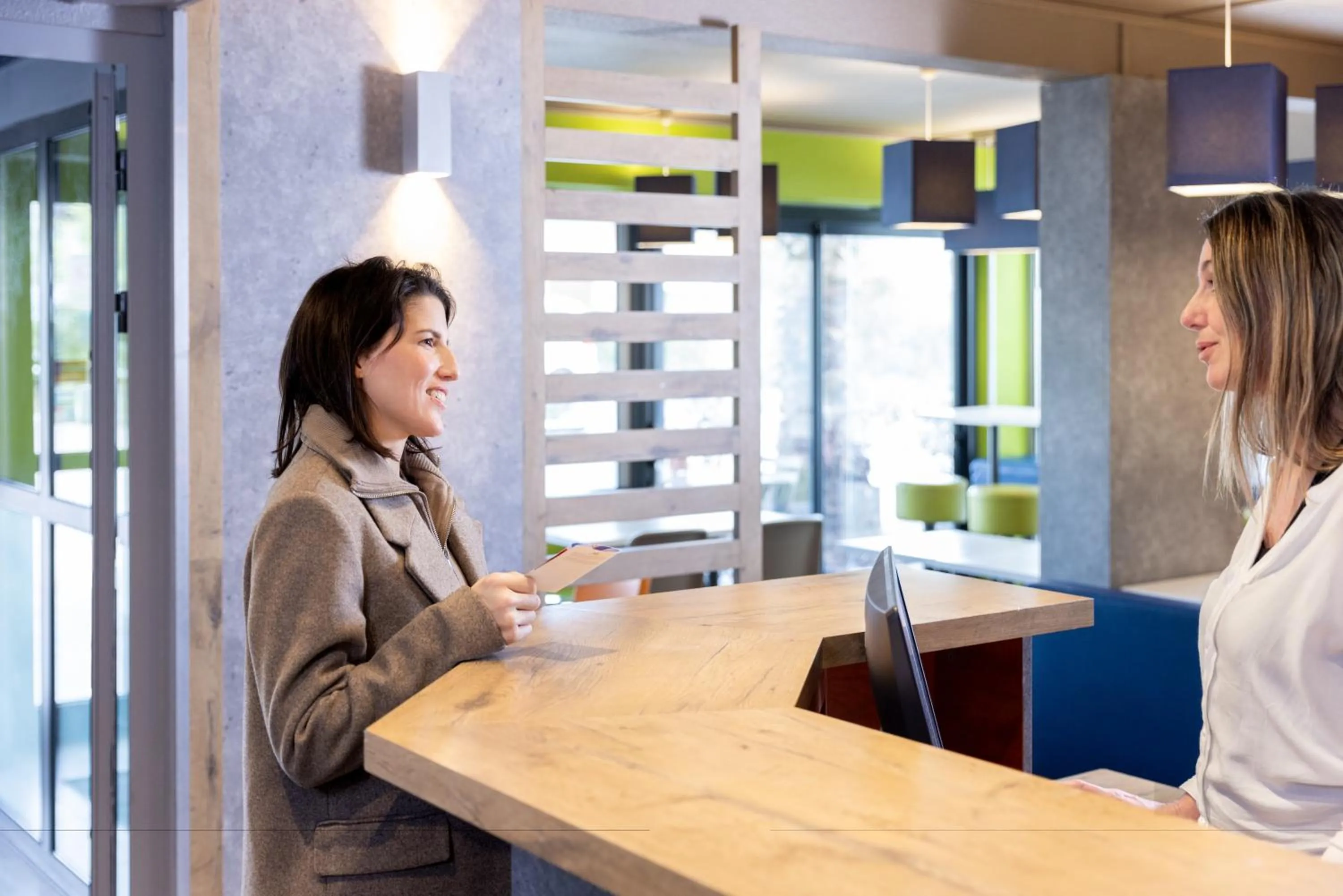 Lobby or reception in ibis budget Carcassonne La Cité