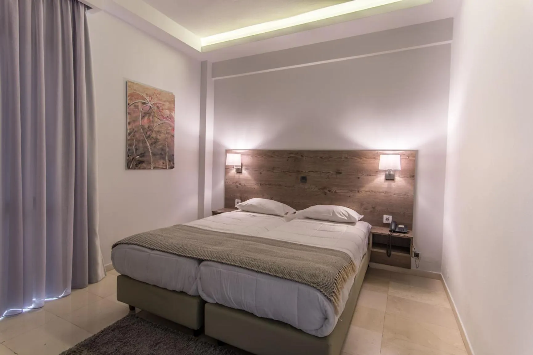 Bed in Hotel Metropol