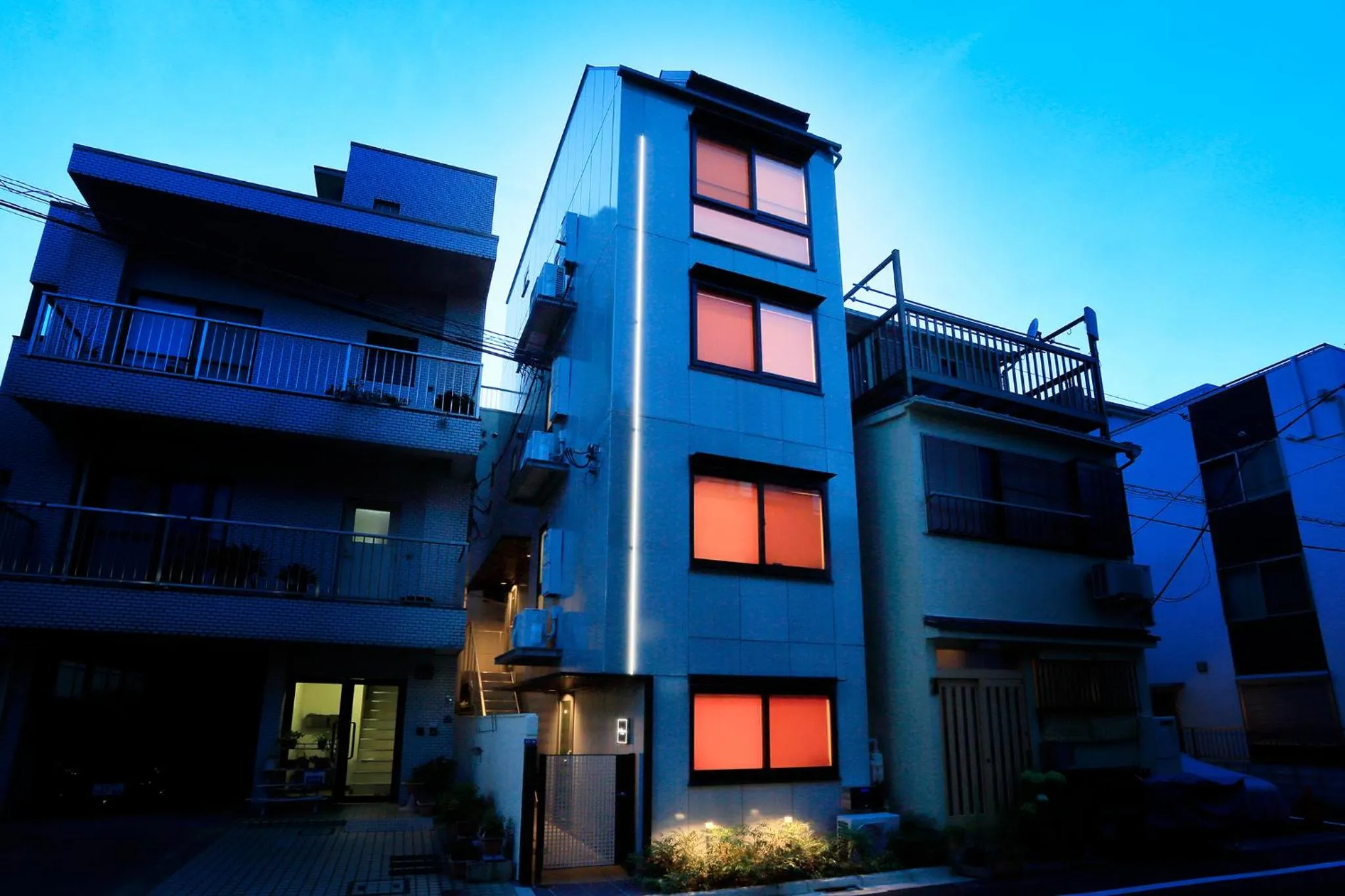 Facade/entrance in La Krasse Sumida