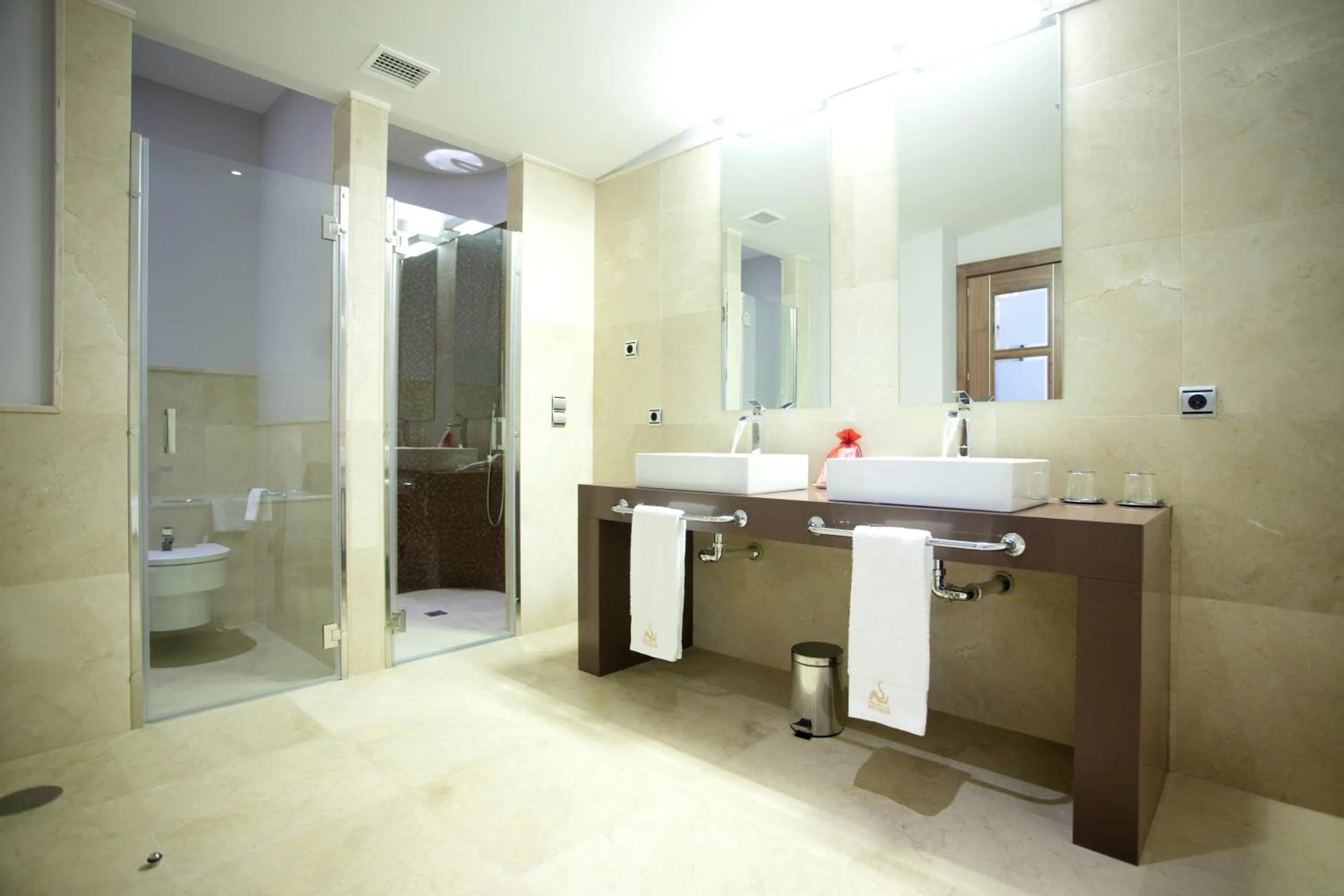 Toilet in Hotel & Winery Señorío de Nevada