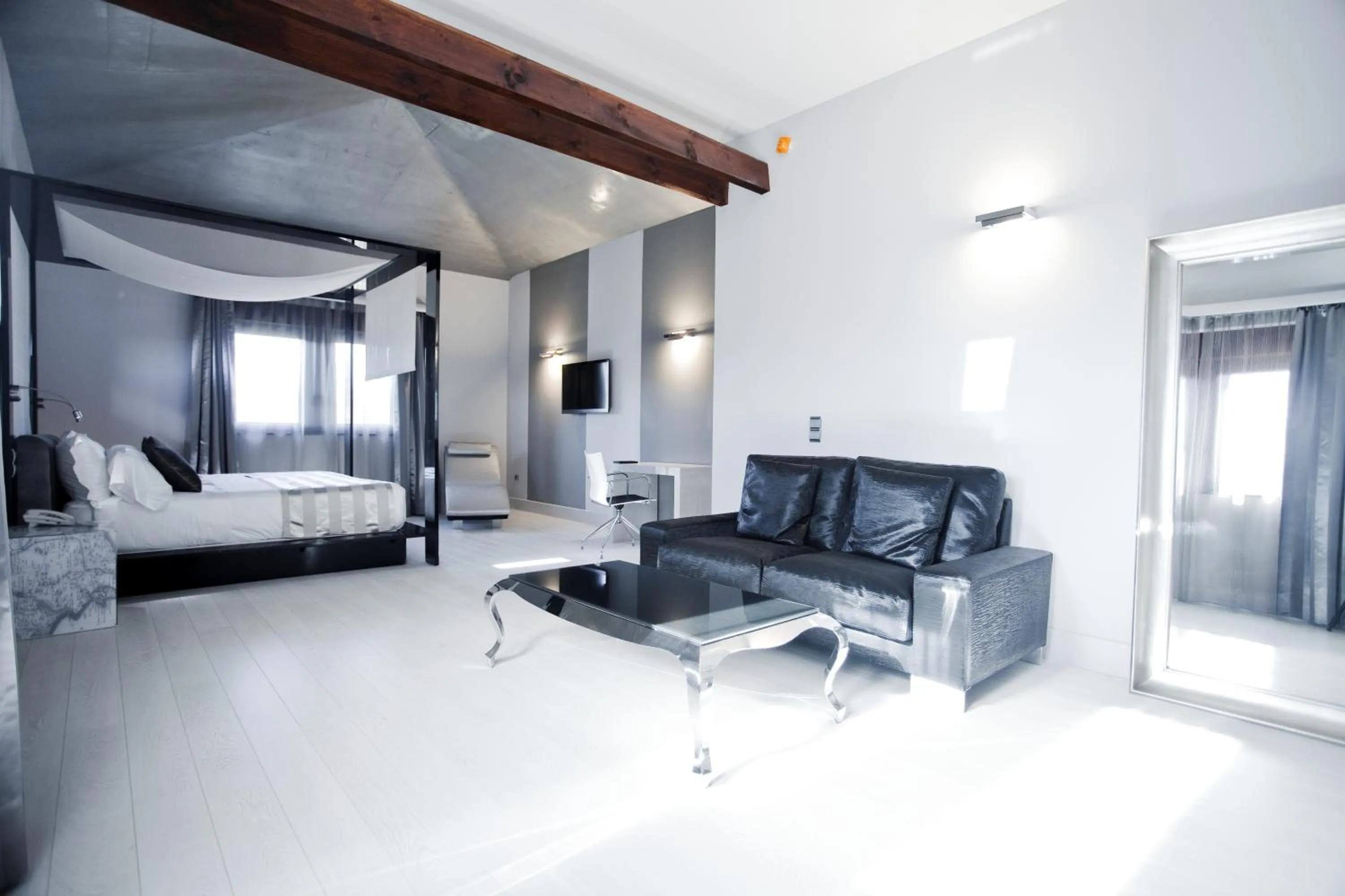 Bedroom, Bed in Hotel & Winery Señorío de Nevada