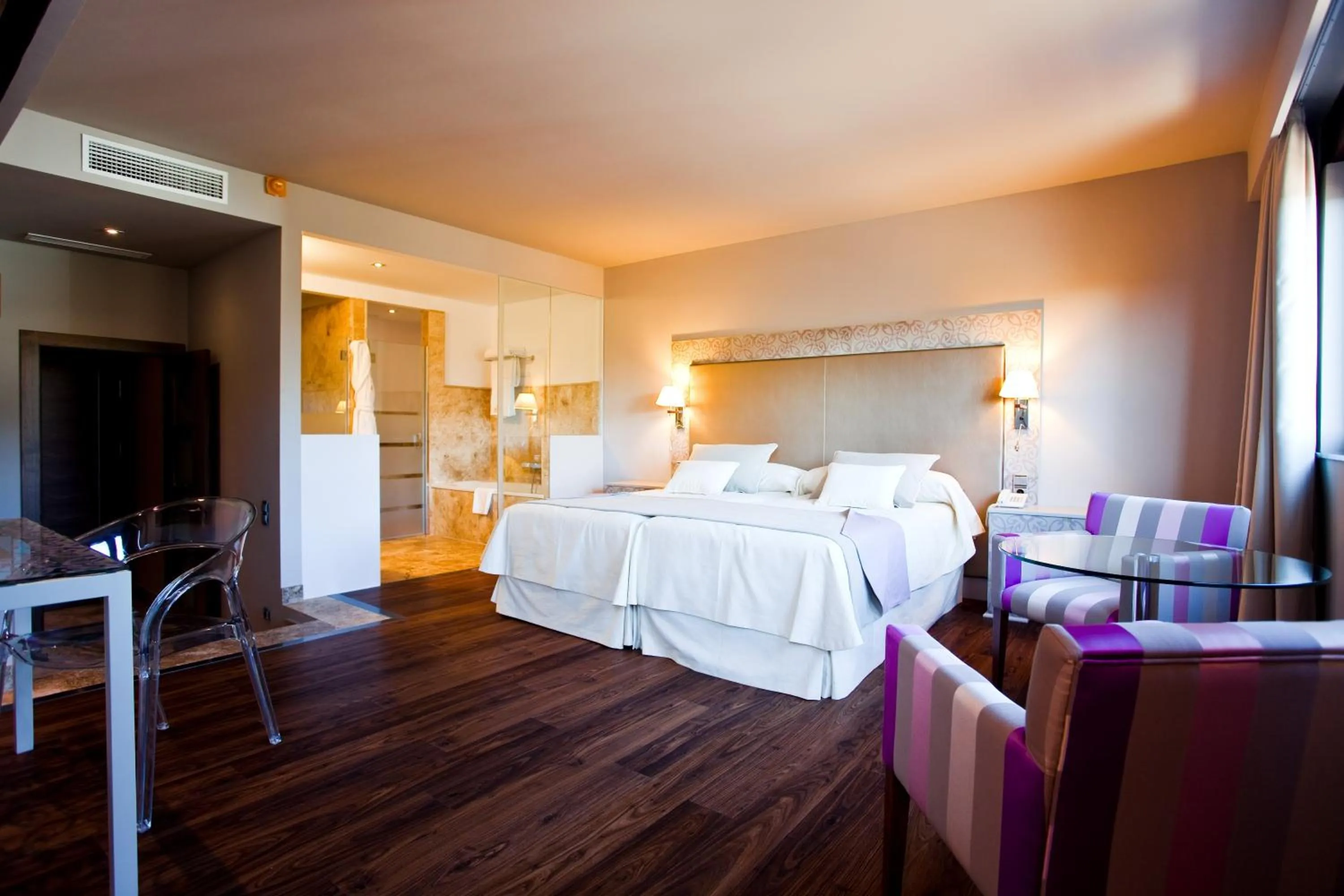 Bedroom, Bed in Hotel & Winery Señorío de Nevada