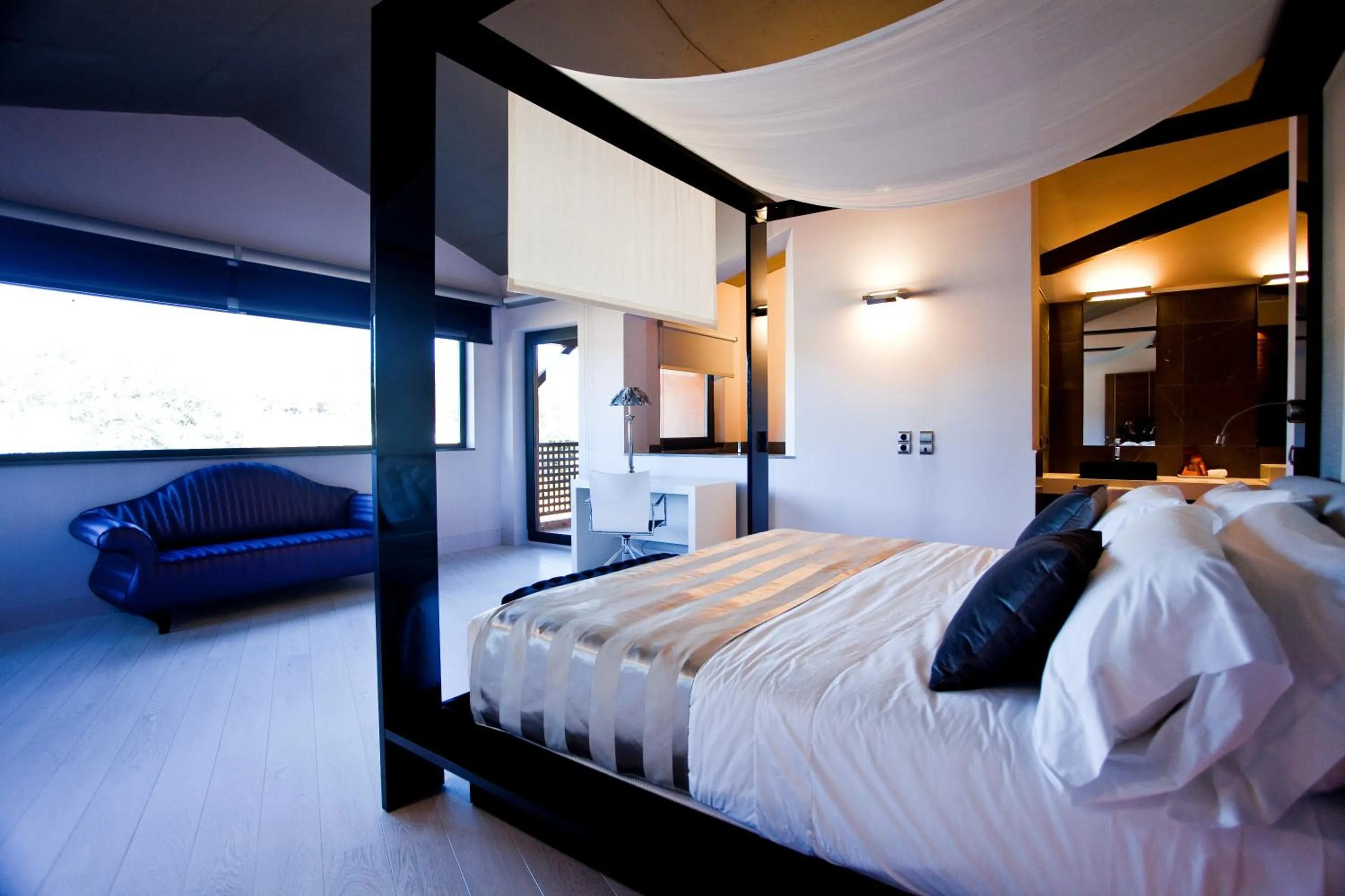 Bedroom, Bed in Hotel & Winery Señorío de Nevada