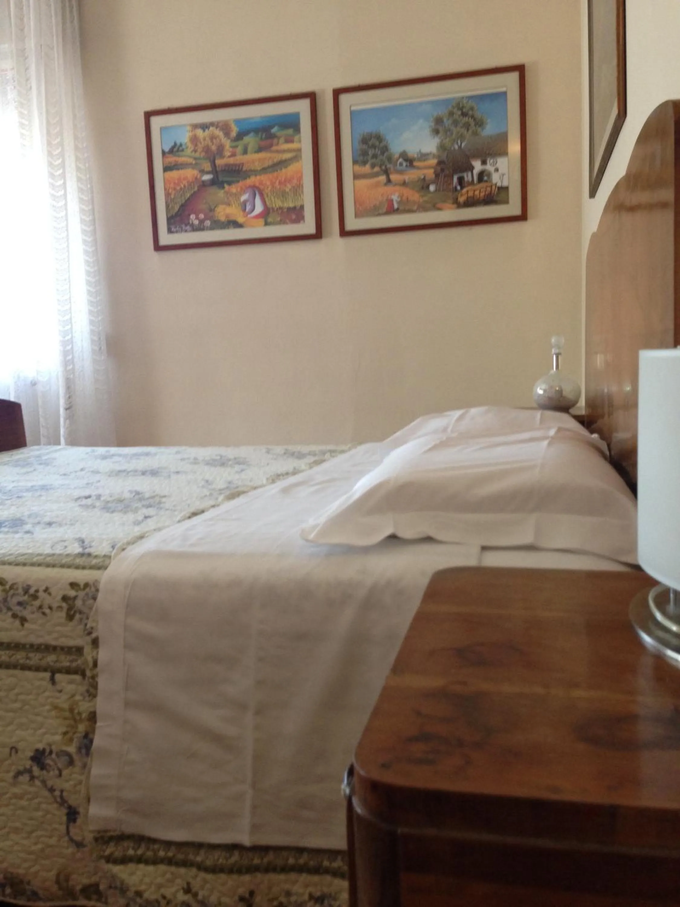 Photo of the whole room, Bed in B&B Daniel